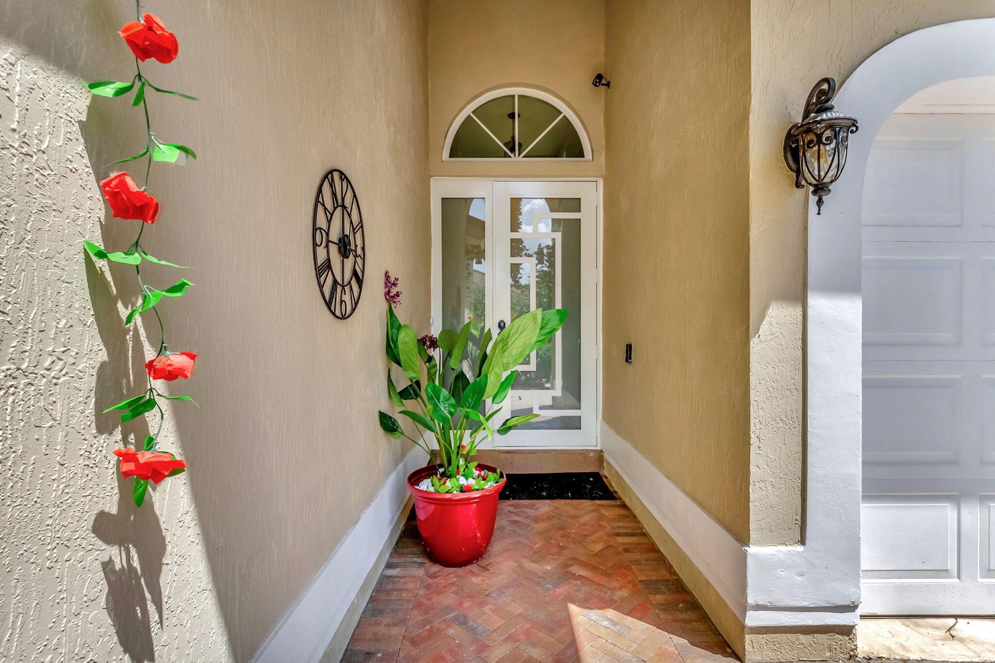 5215 Ventura Drive Property Photo 5