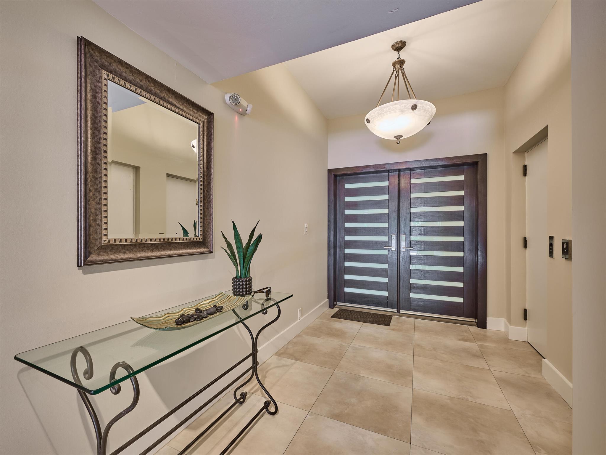 1170 Hillsboro Mile 106 Property Photo 3