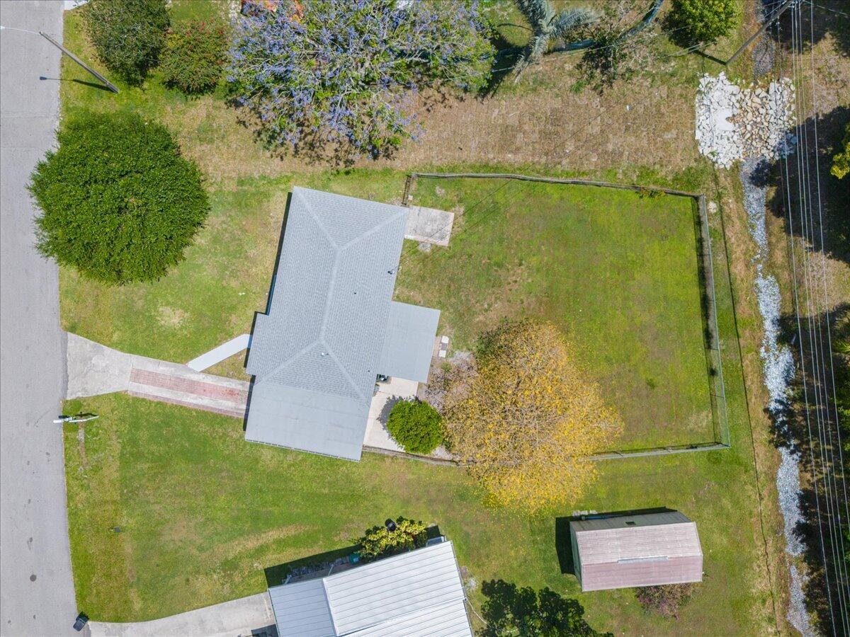 748 Altura Street Property Photo 3