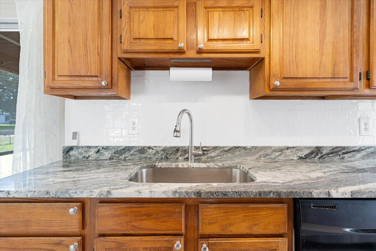 748 Altura Street Property Photo 8