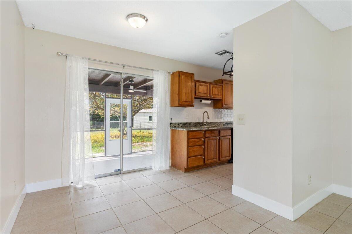 748 Altura Street Property Photo 11