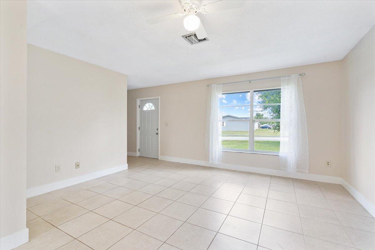 748 Altura Street Property Photo 15