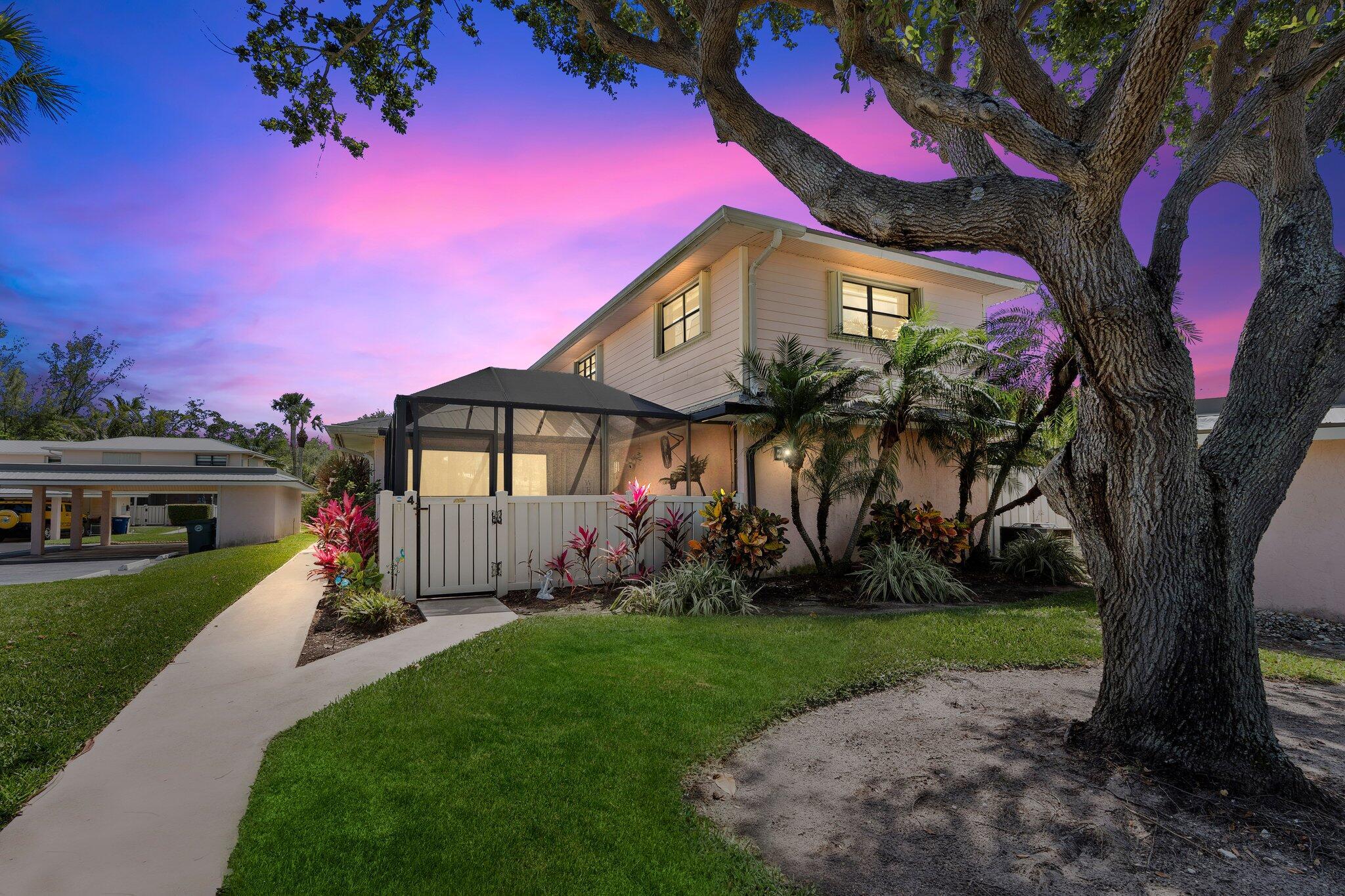 1771 Gulfstream Avenue B4 Property Photo 1
