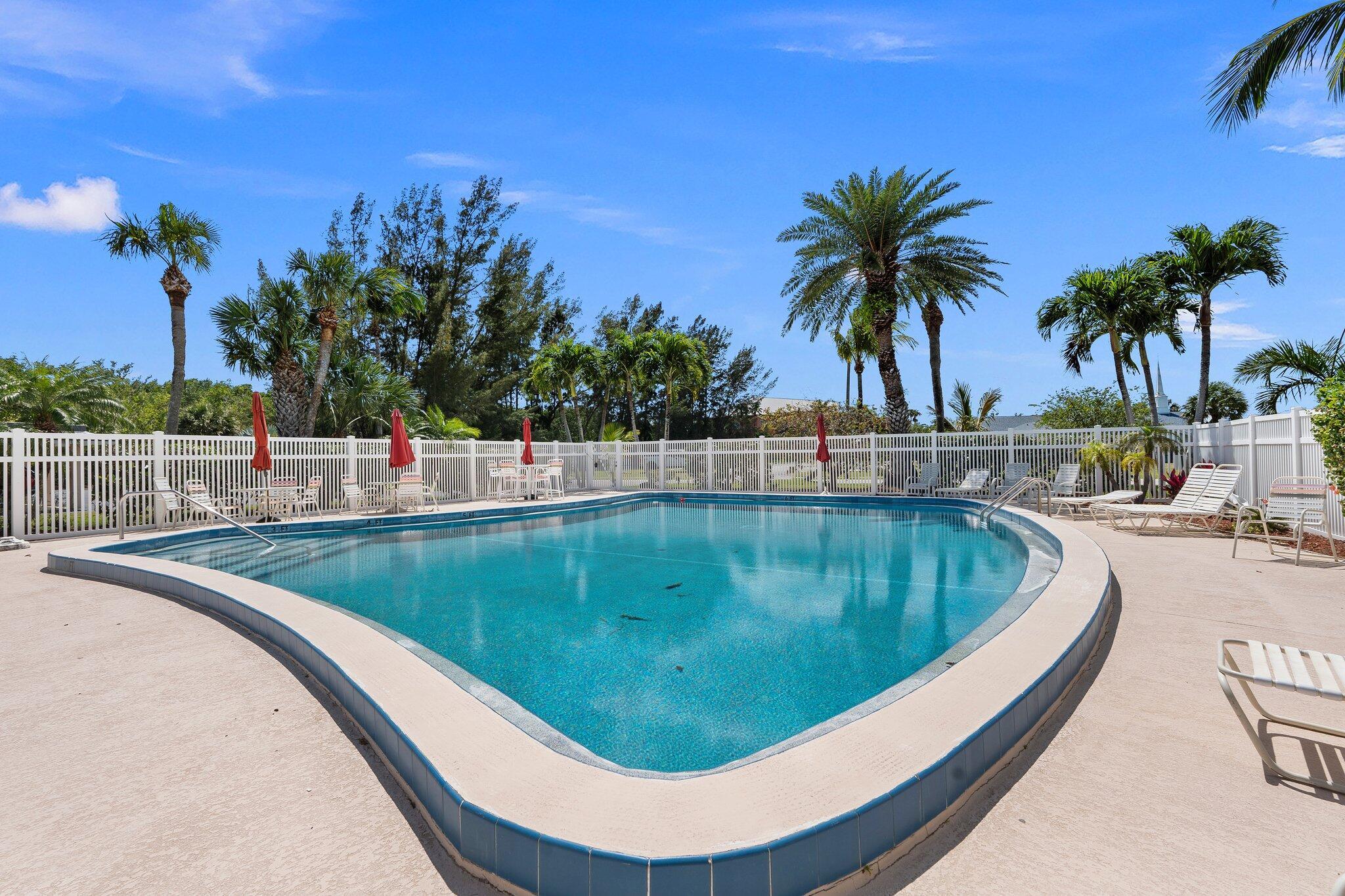 1771 Gulfstream Avenue B4 Property Photo 3