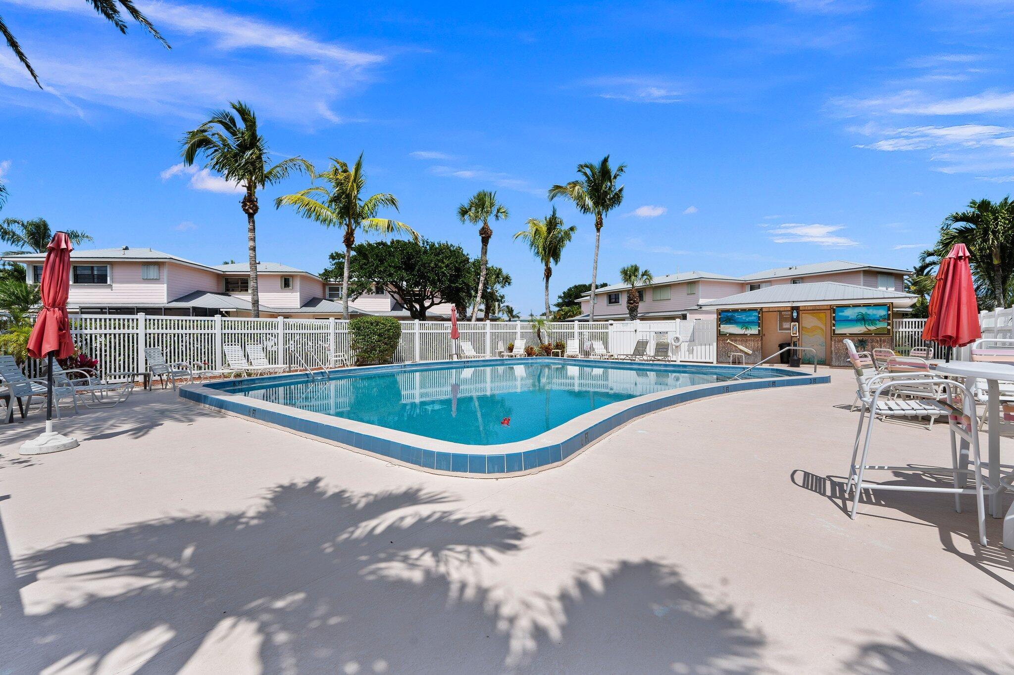 1771 Gulfstream Avenue B4 Property Photo 4