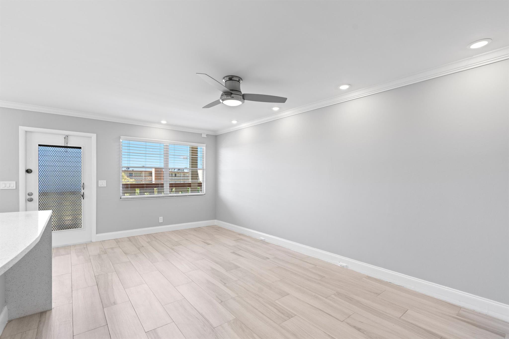 4042 Newcastle C Property Photo 10