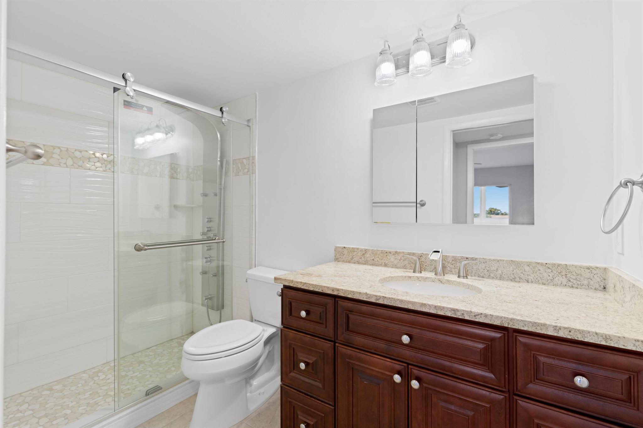 4042 Newcastle C Property Photo 19