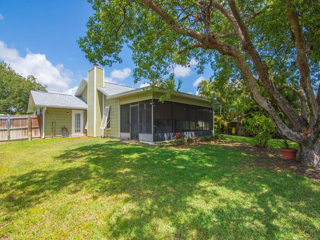 437 Thomas Street Property Photo 5