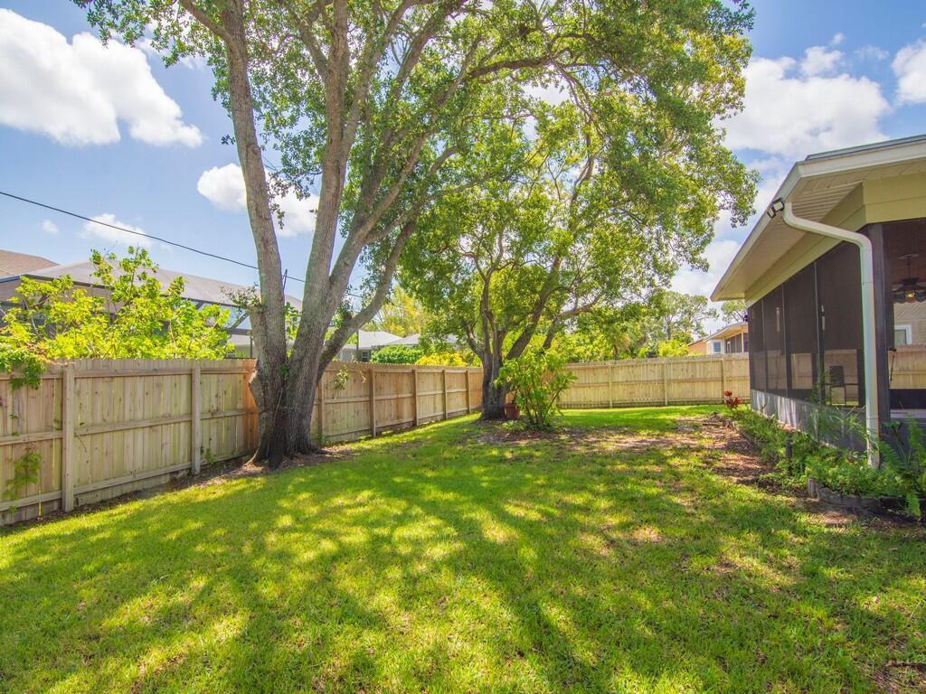 437 Thomas Street Property Photo 8