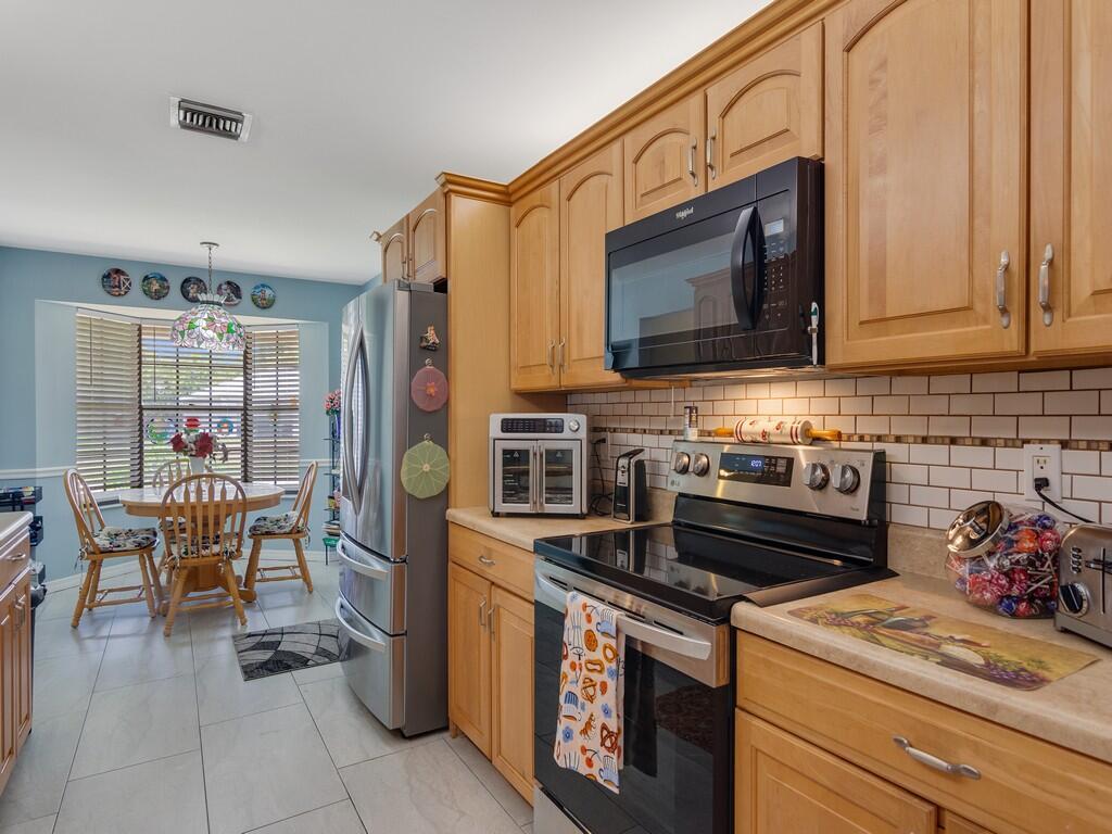 437 Thomas Street Property Photo 13
