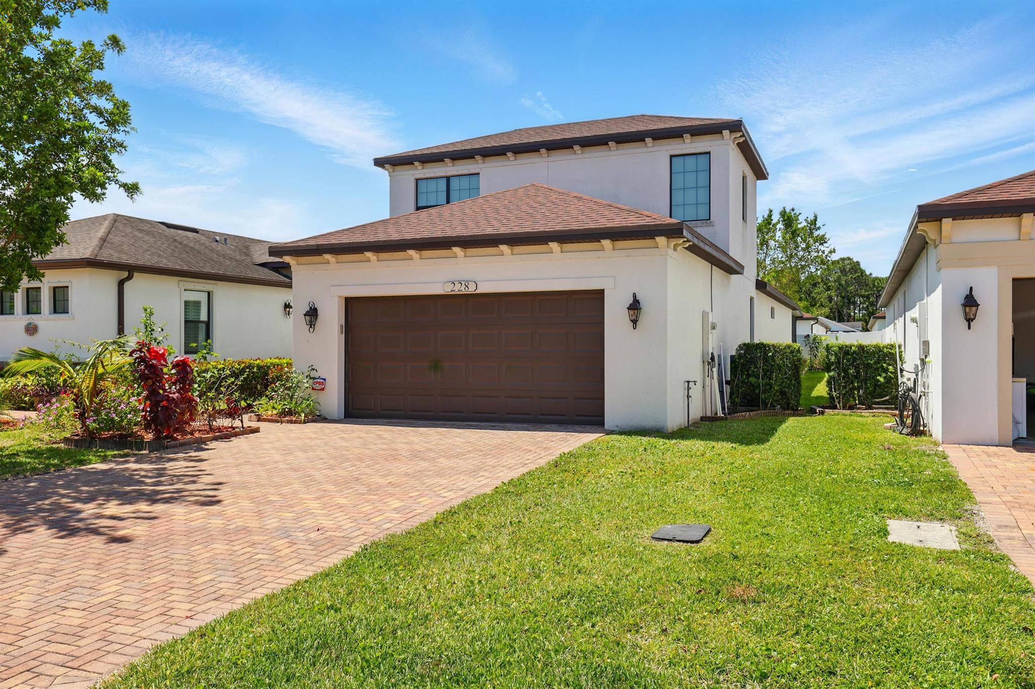 228 Se Via Visconti Property Photo 1