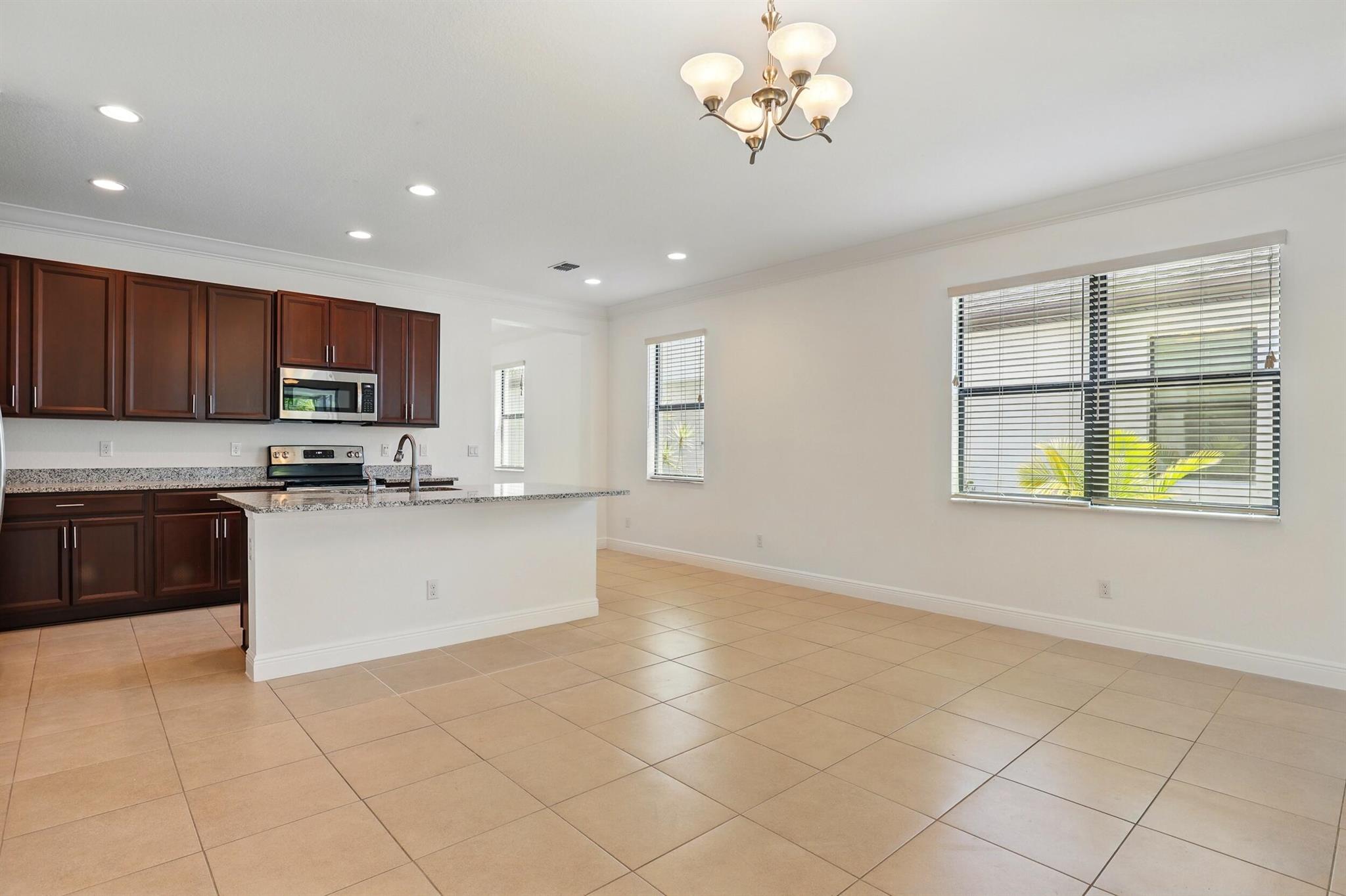 228 Se Via Visconti Property Photo 4