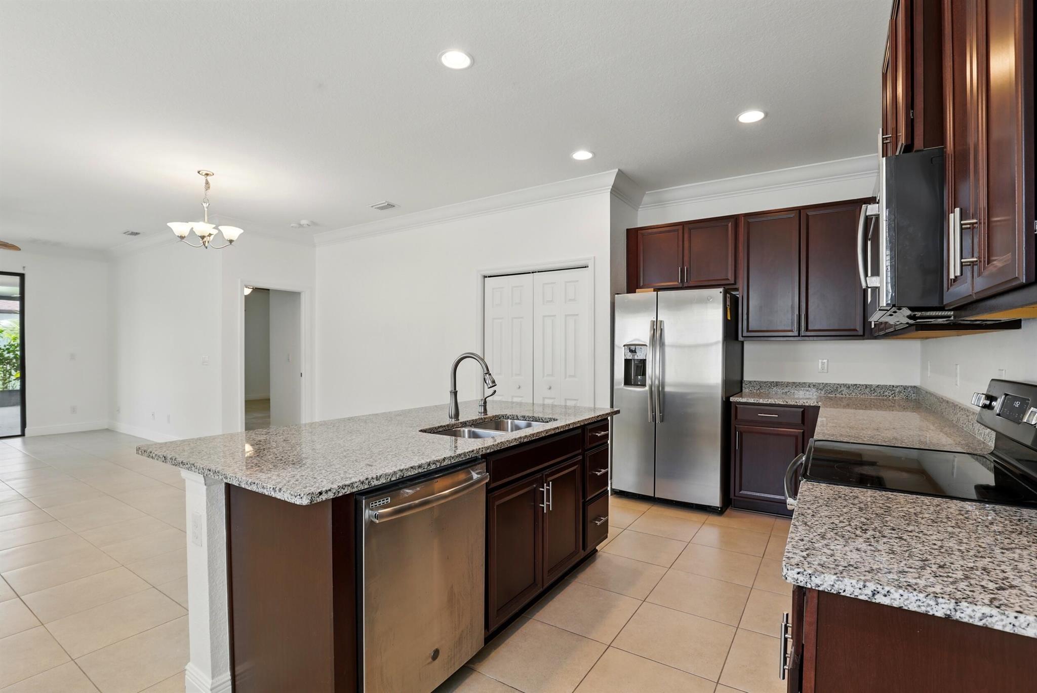 228 Se Via Visconti Property Photo 6