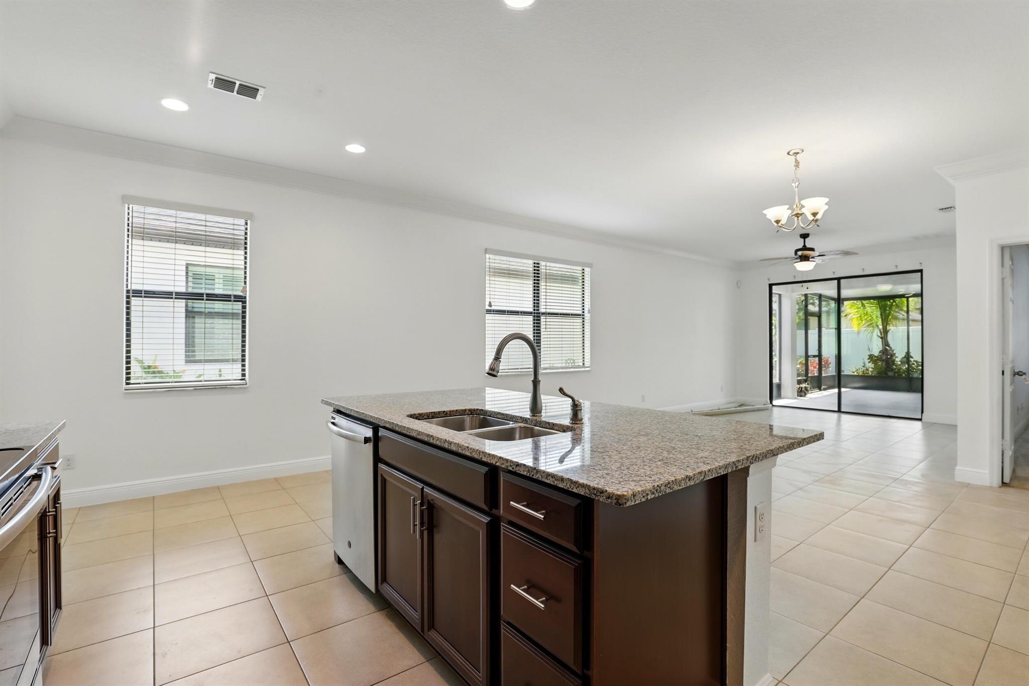 228 Se Via Visconti Property Photo 7