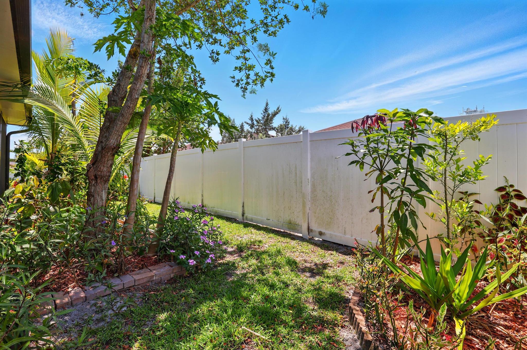 228 Se Via Visconti Property Photo 26