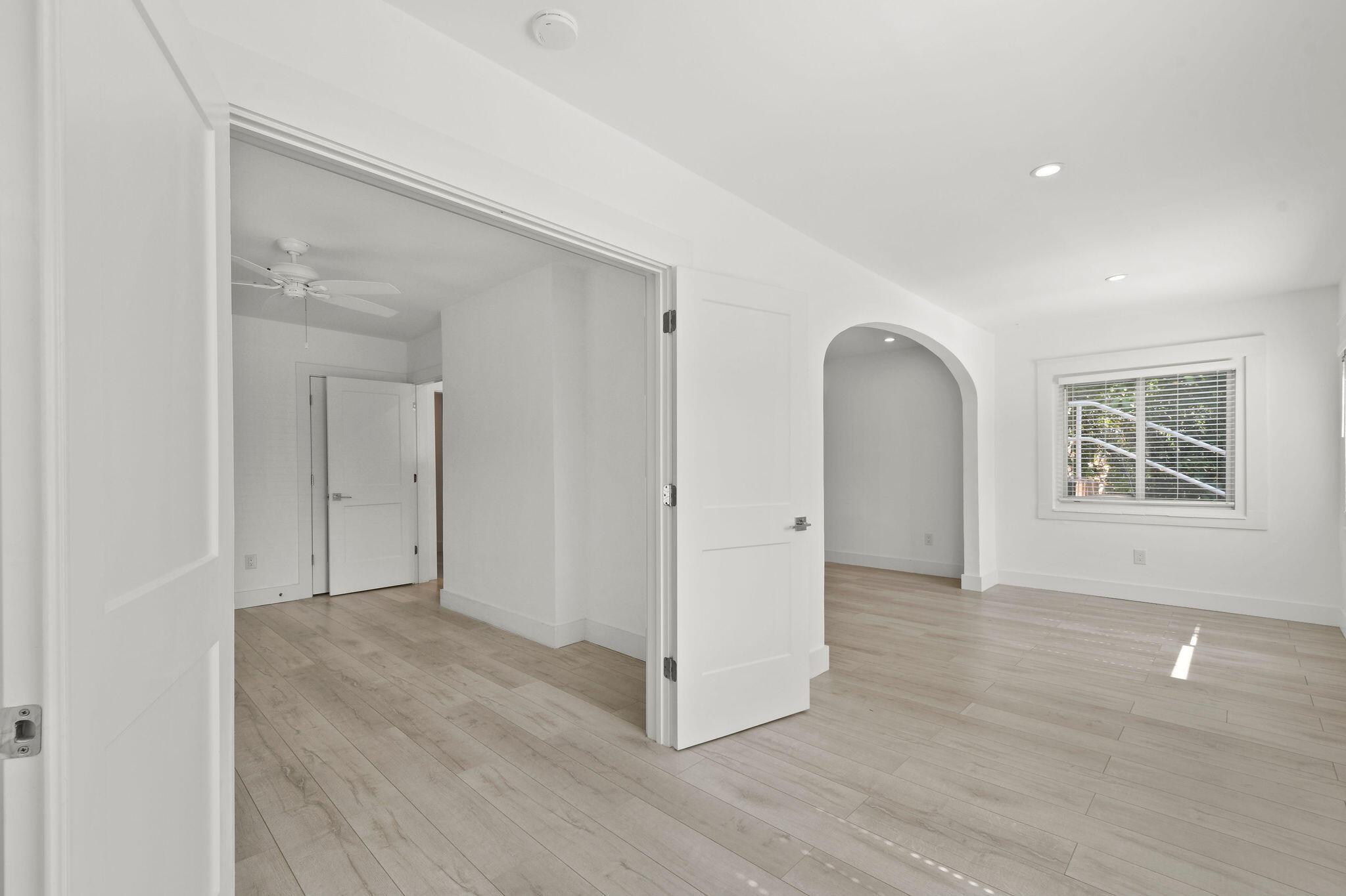 605 N Lakeside Drive Unit 1 Property Photo 2