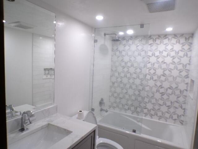 2041 W Woolbright Road H202 Property Photo 10