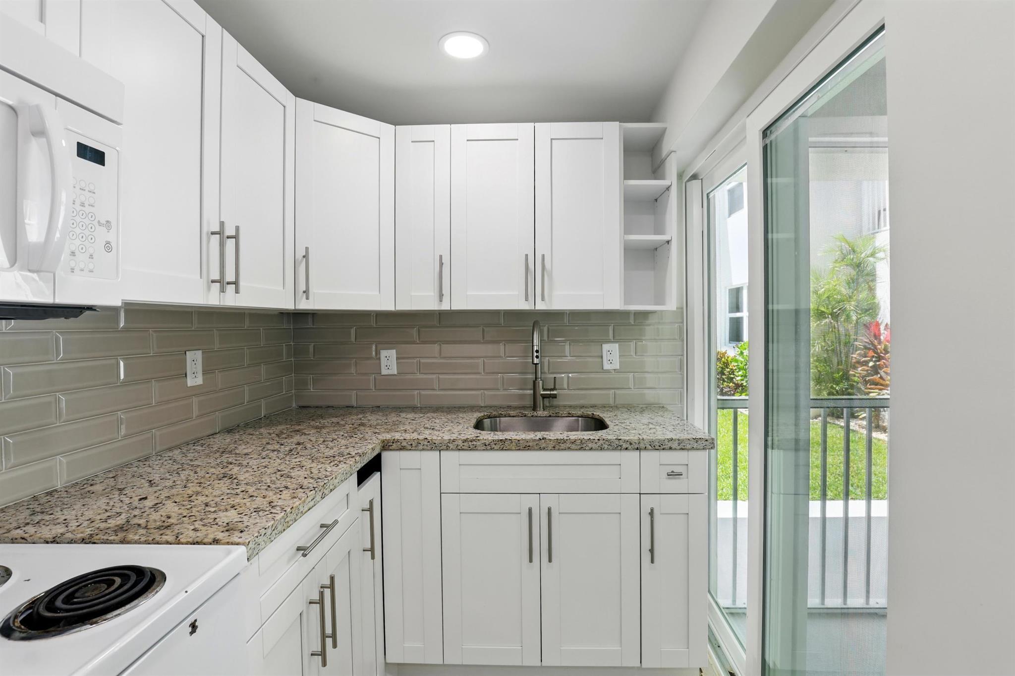 1439 S Ocean Boulevard 102 Property Photo 6