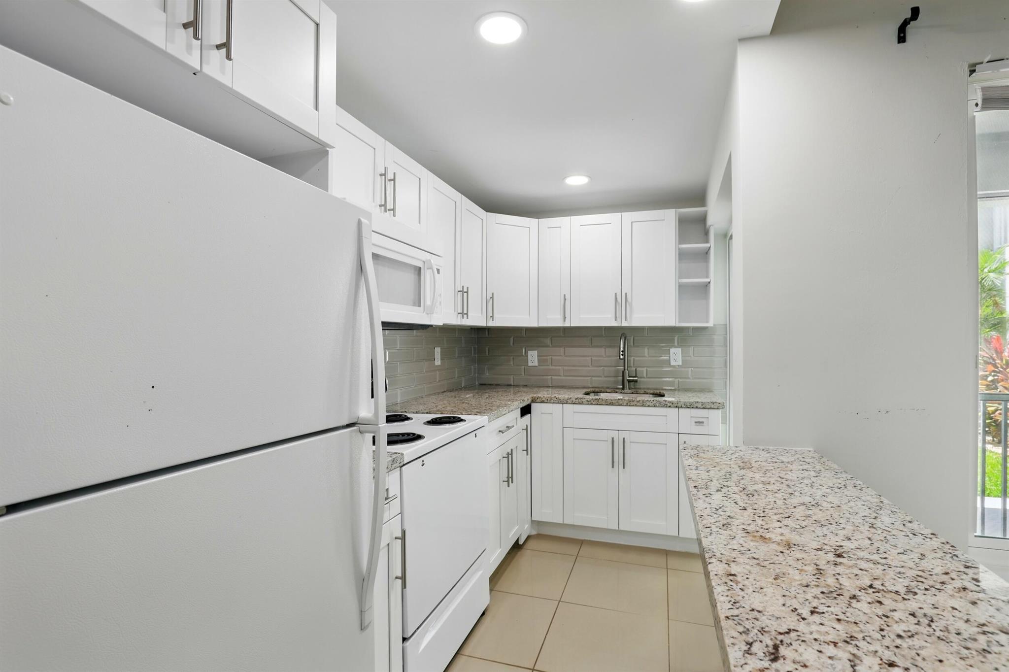 1439 S Ocean Boulevard 102 Property Photo 7