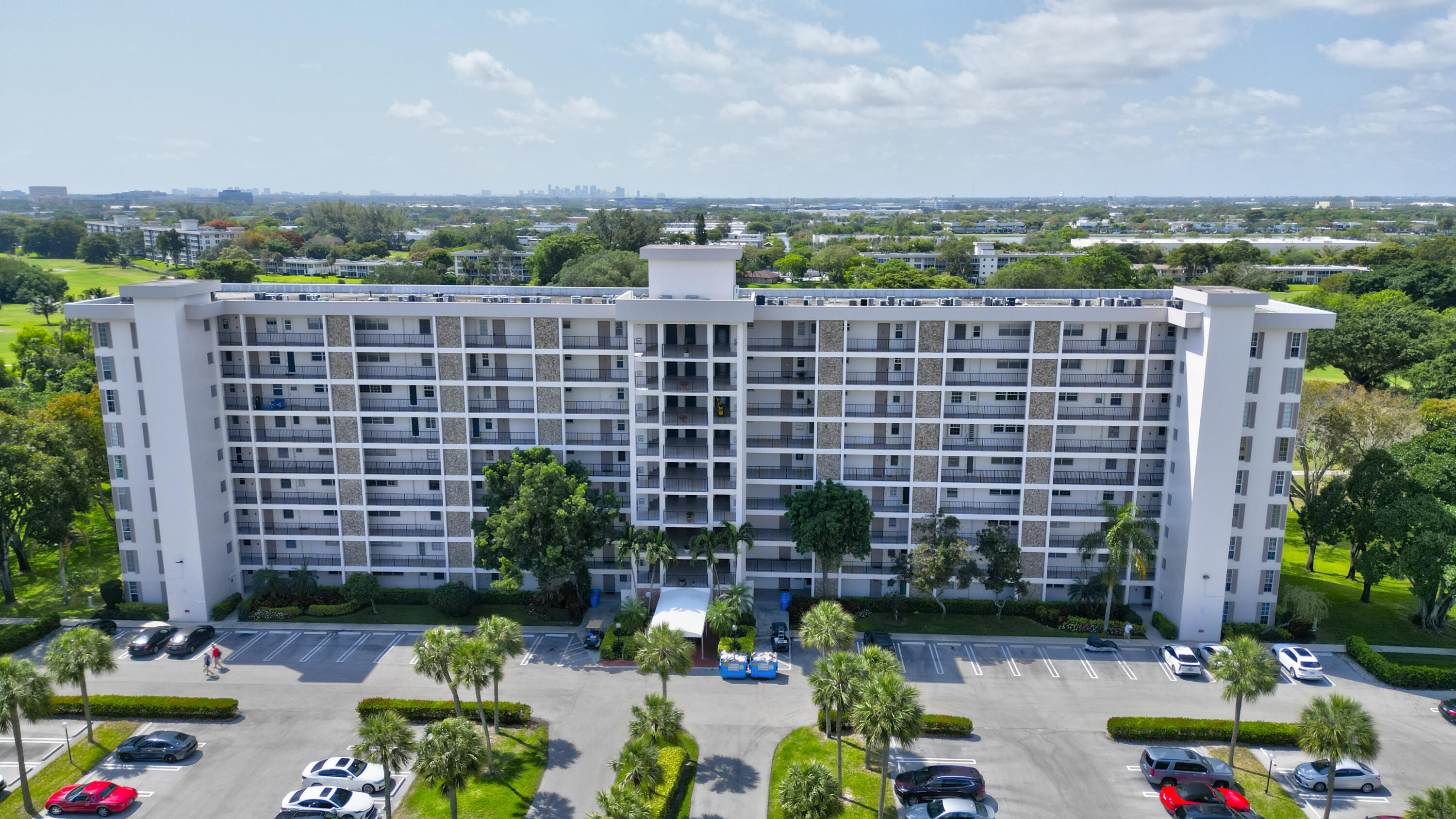 3050 N Palm Aire Drive 505 Property Photo 1