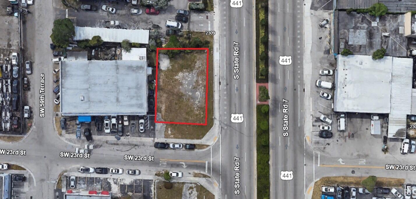 2301 S State 7 Road Property Photo 2