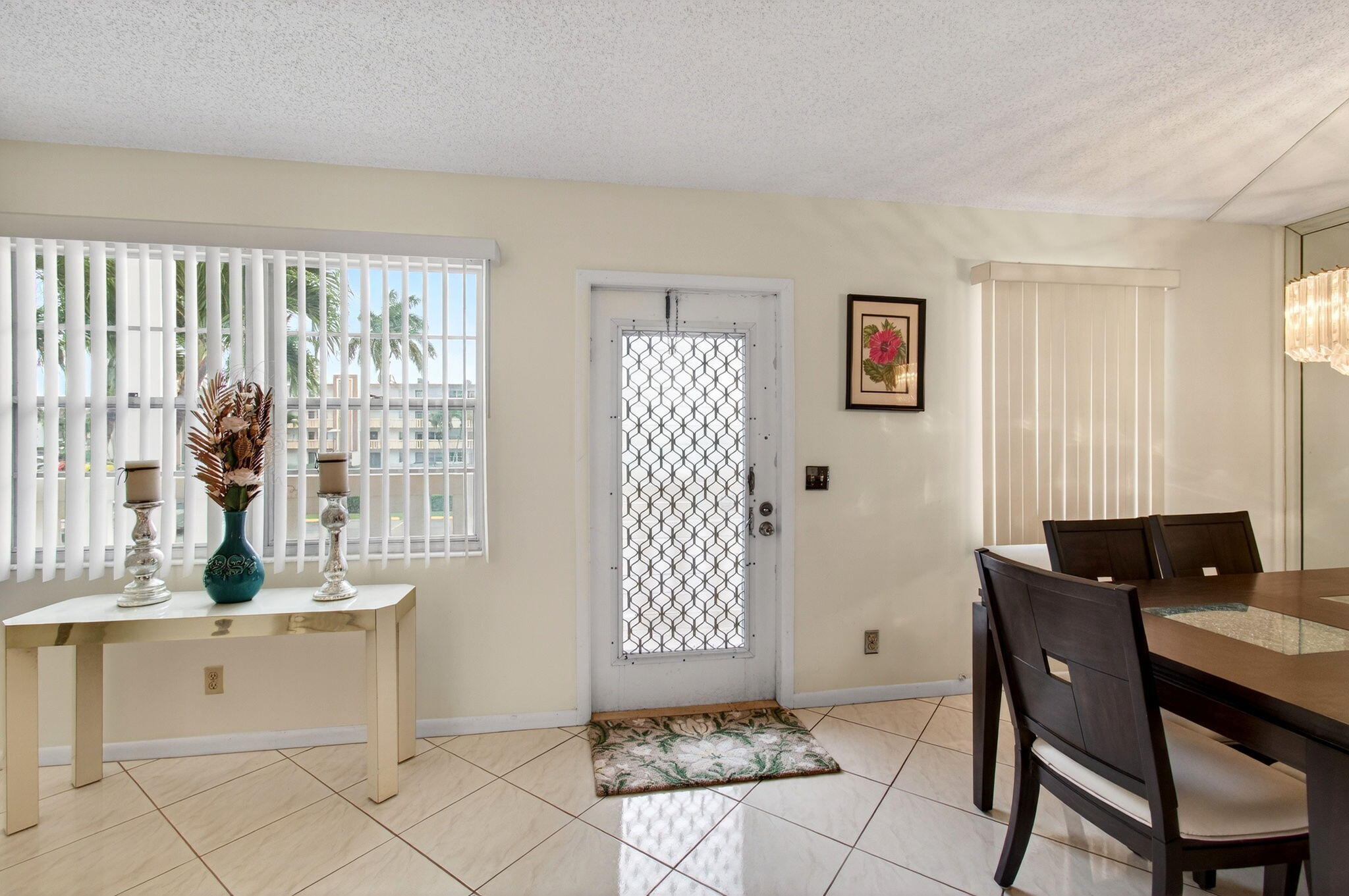 2070 Guildford D Property Photo 6