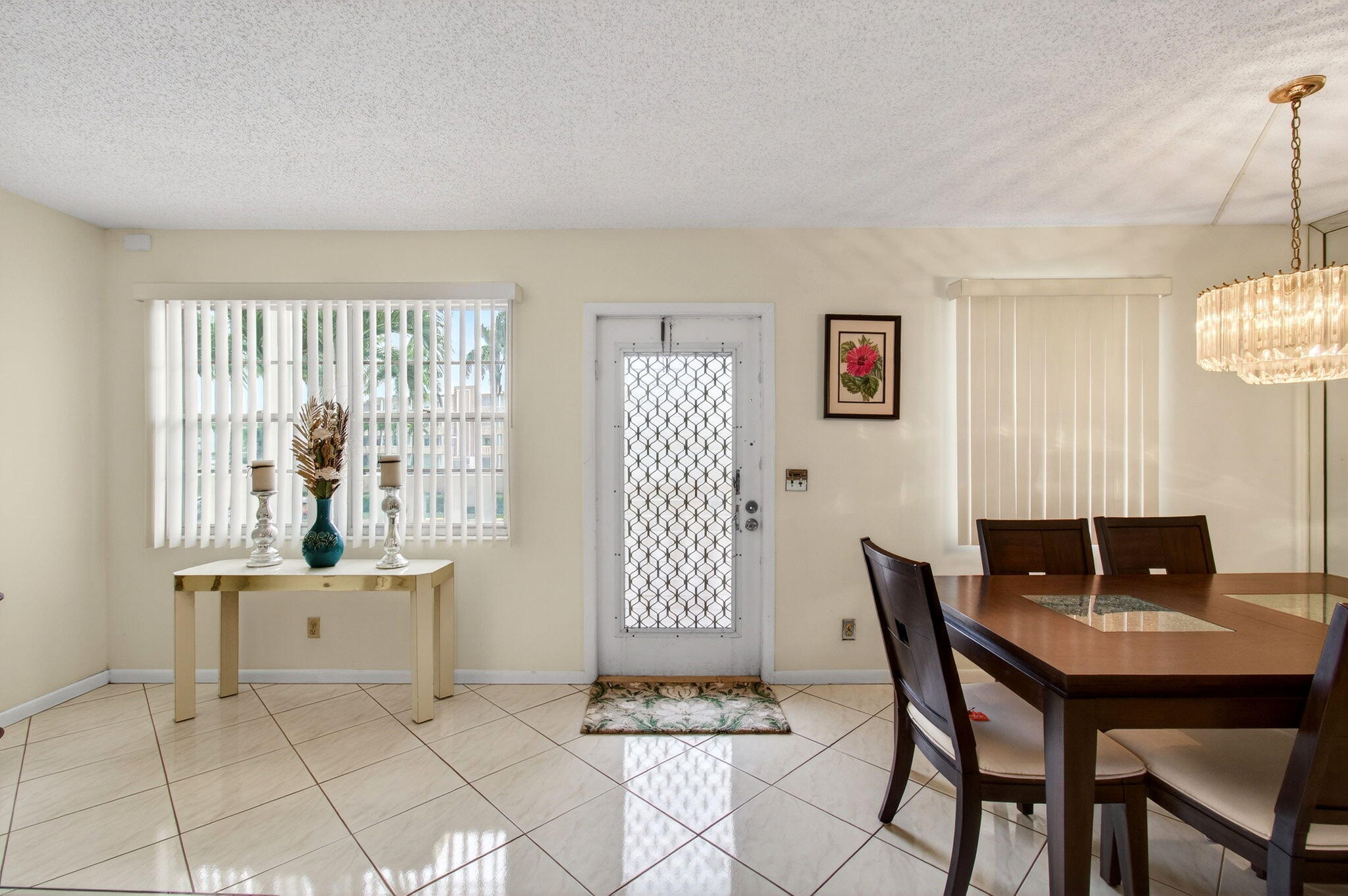 2070 Guildford D Property Photo 7