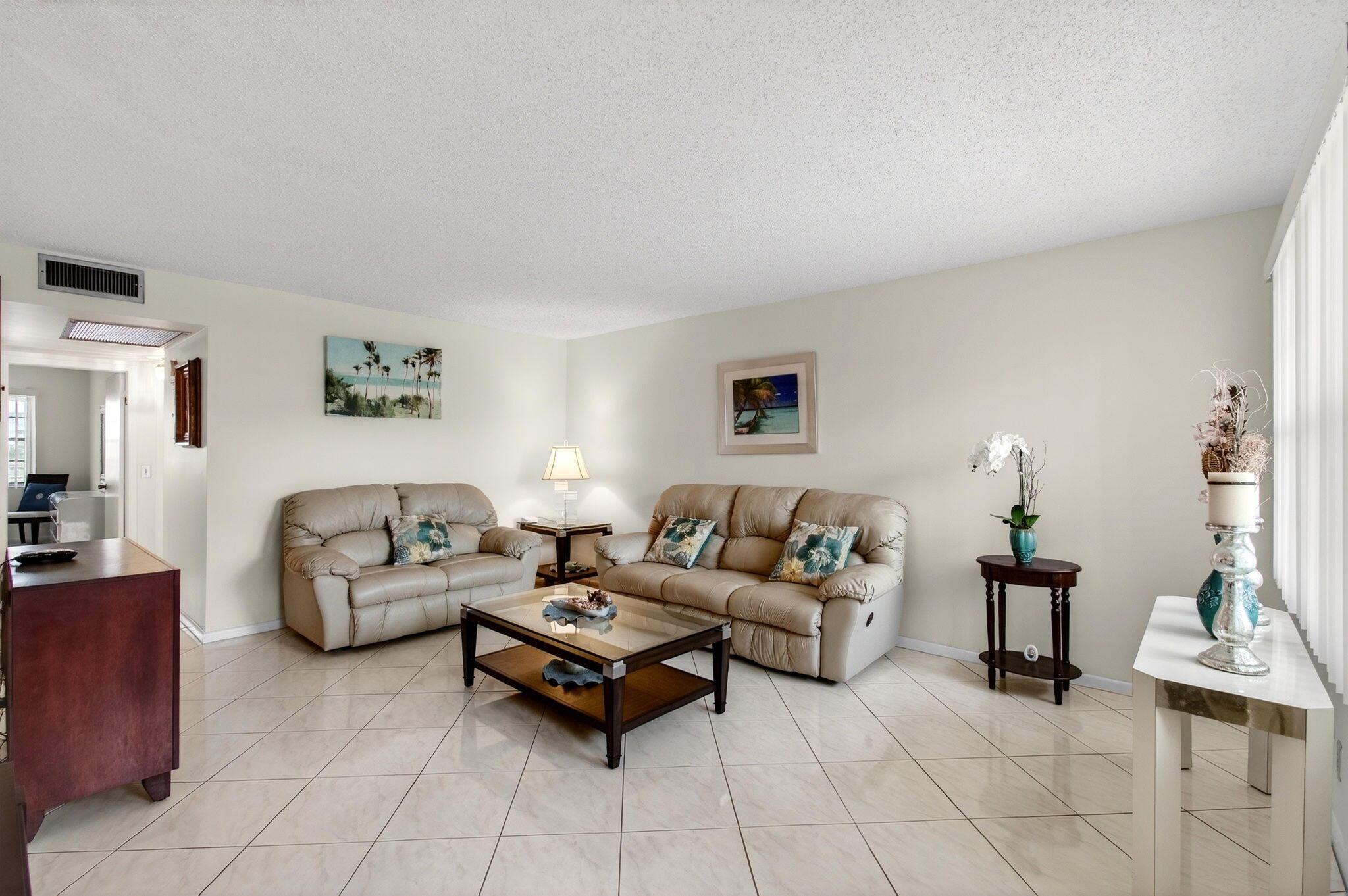 2070 Guildford D Property Photo 8