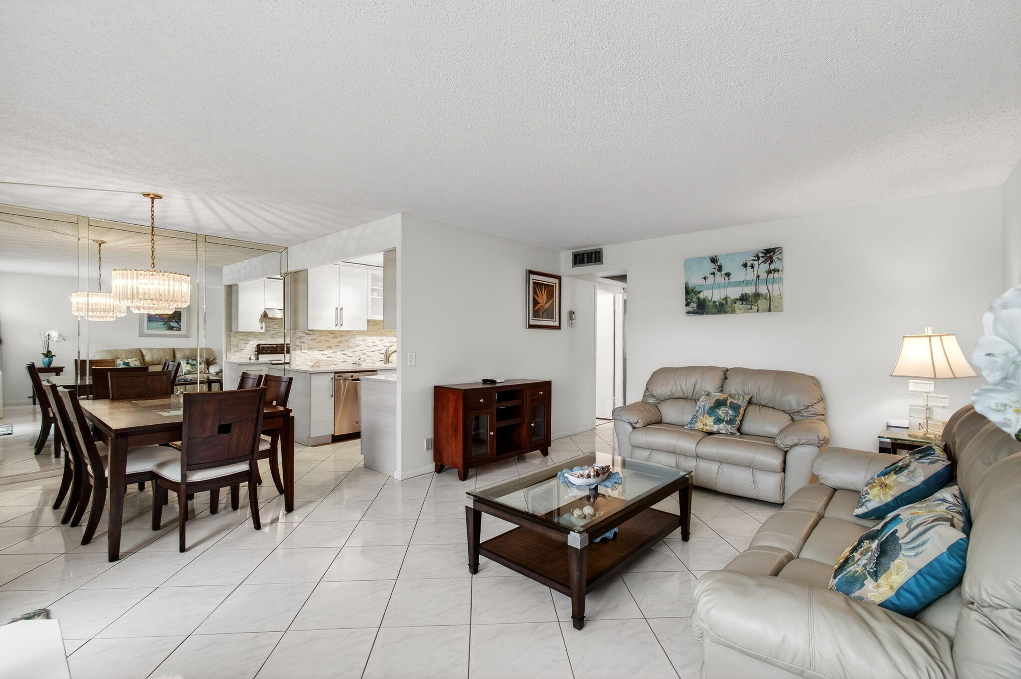 2070 Guildford D Property Photo 12
