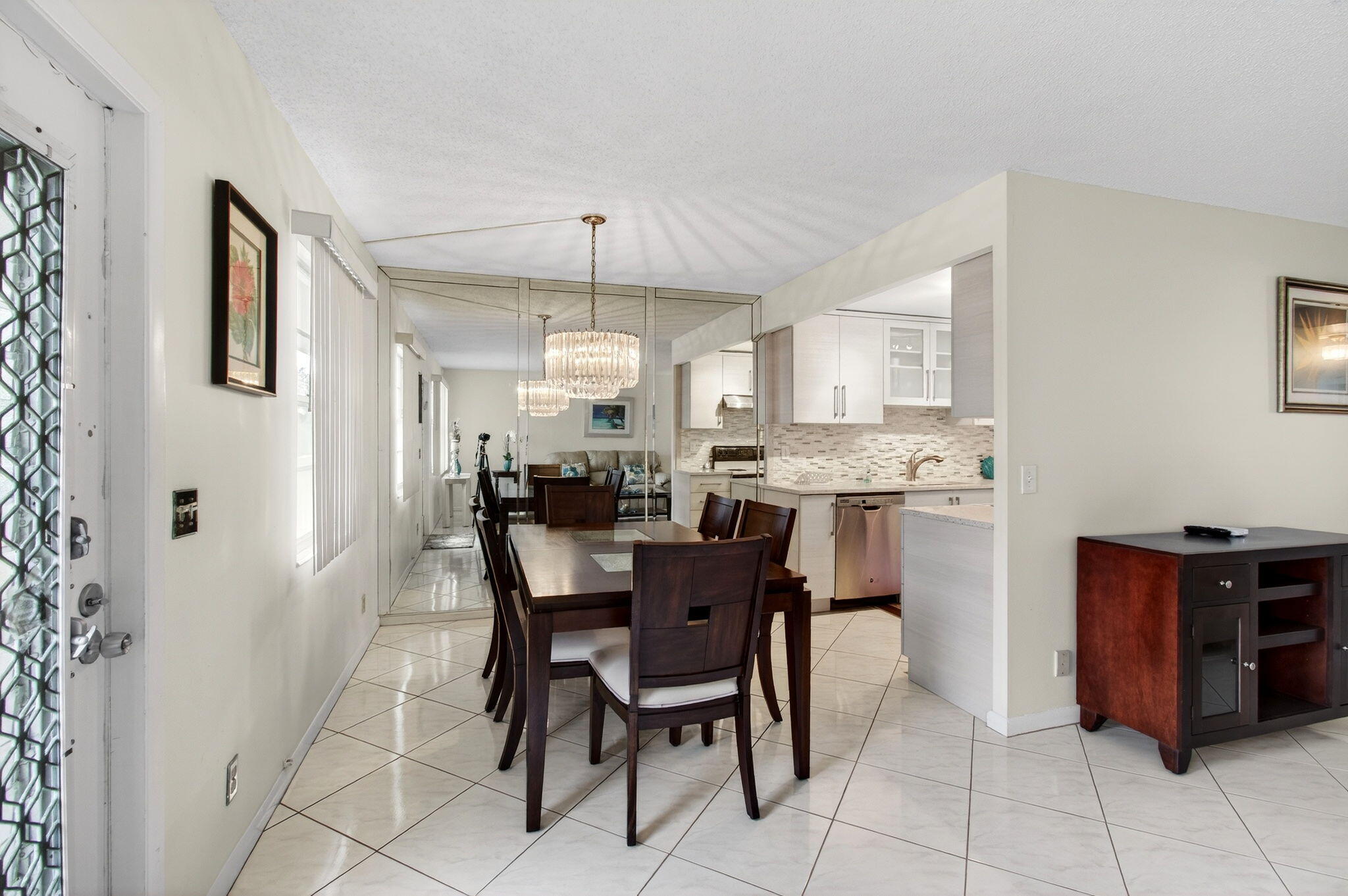 2070 Guildford D Property Photo 13