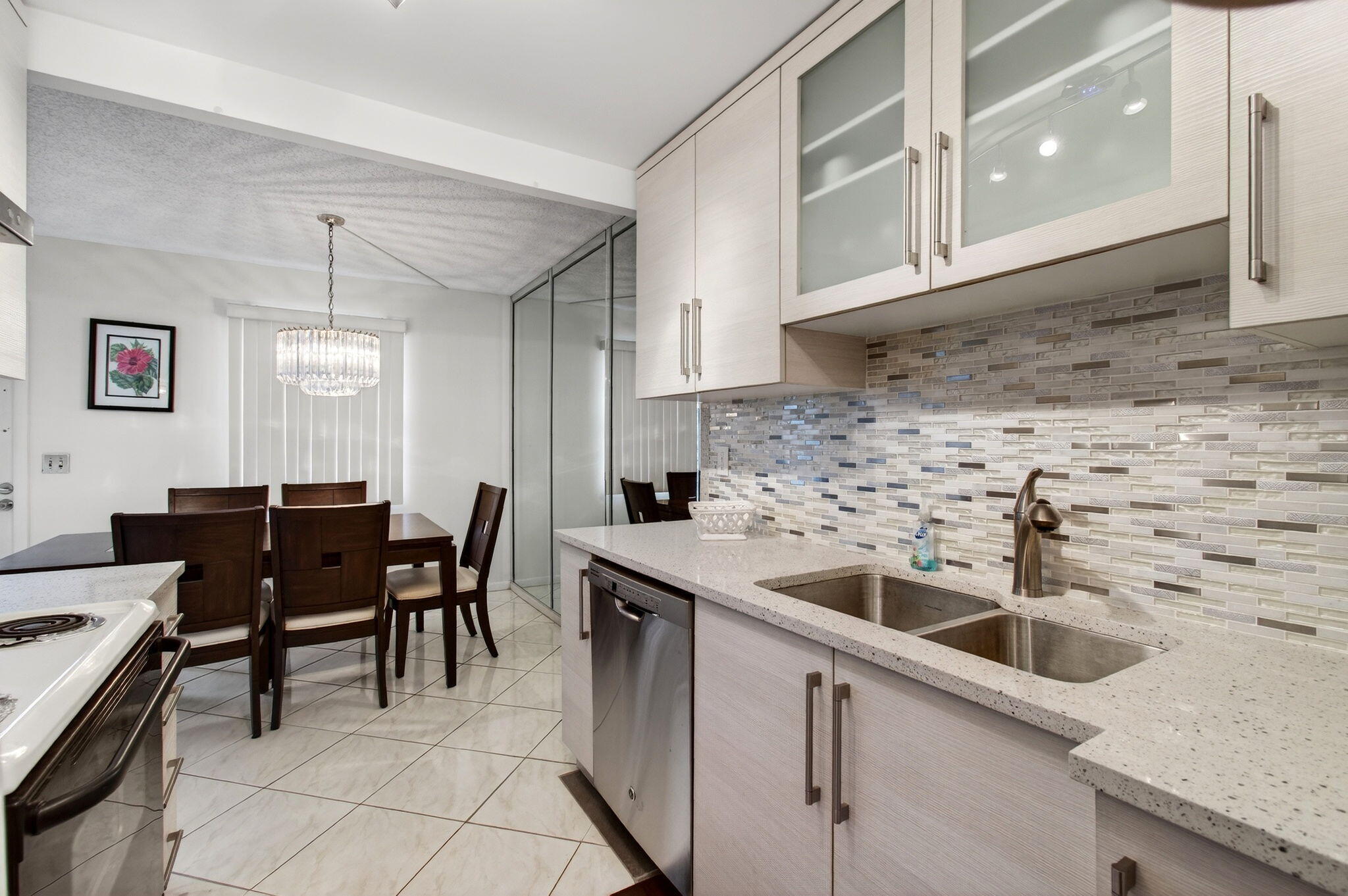 2070 Guildford D Property Photo 19
