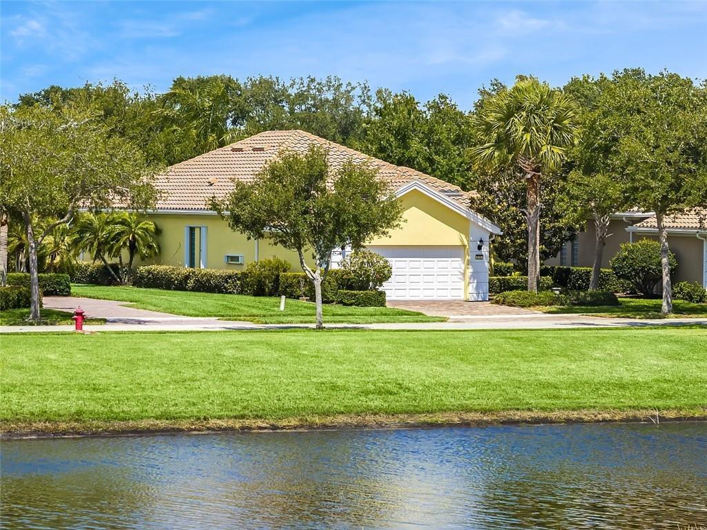 5252 Eleuthra Circle Property Photo 1