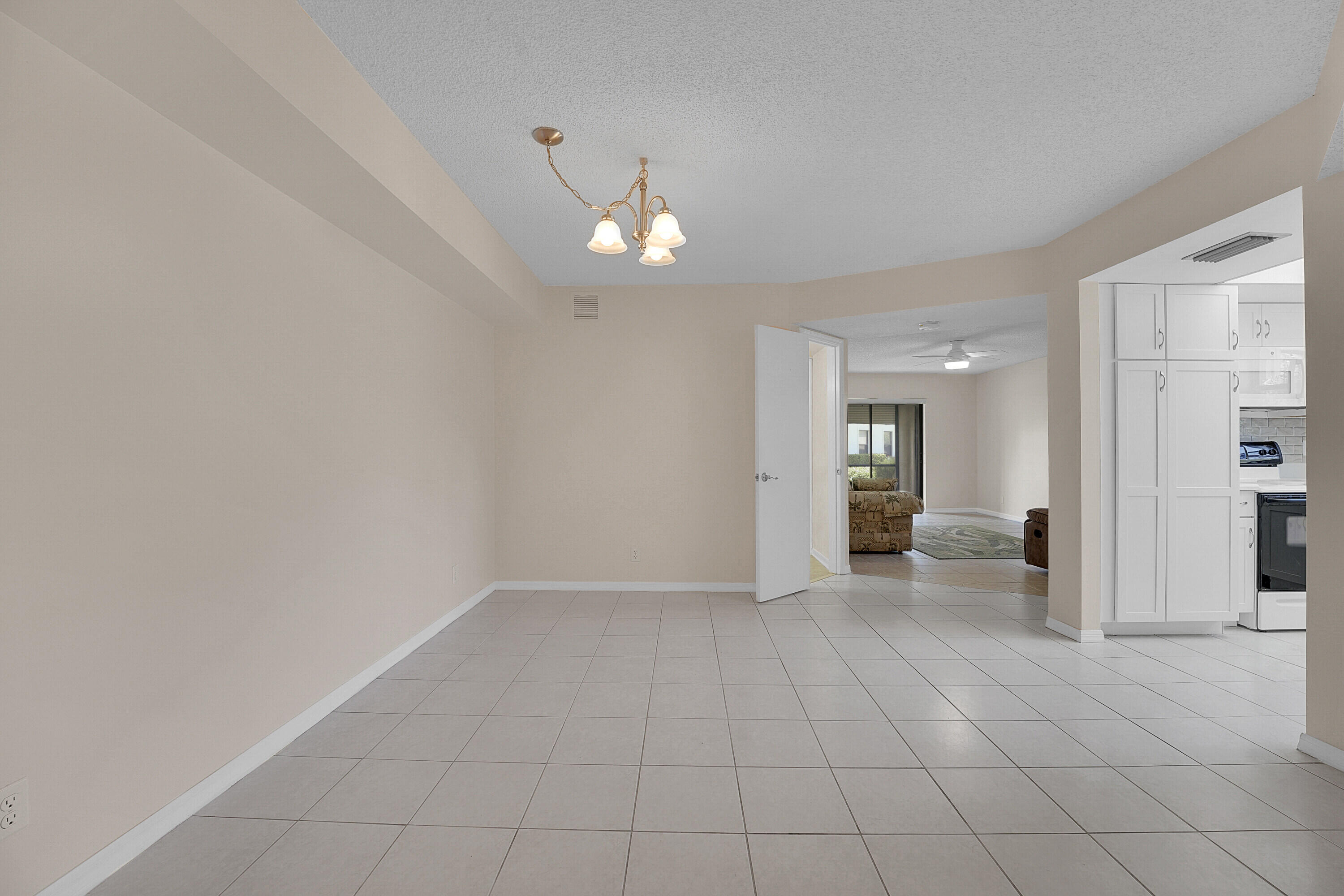 361 Sw South River Drive 103 Property Photo 8