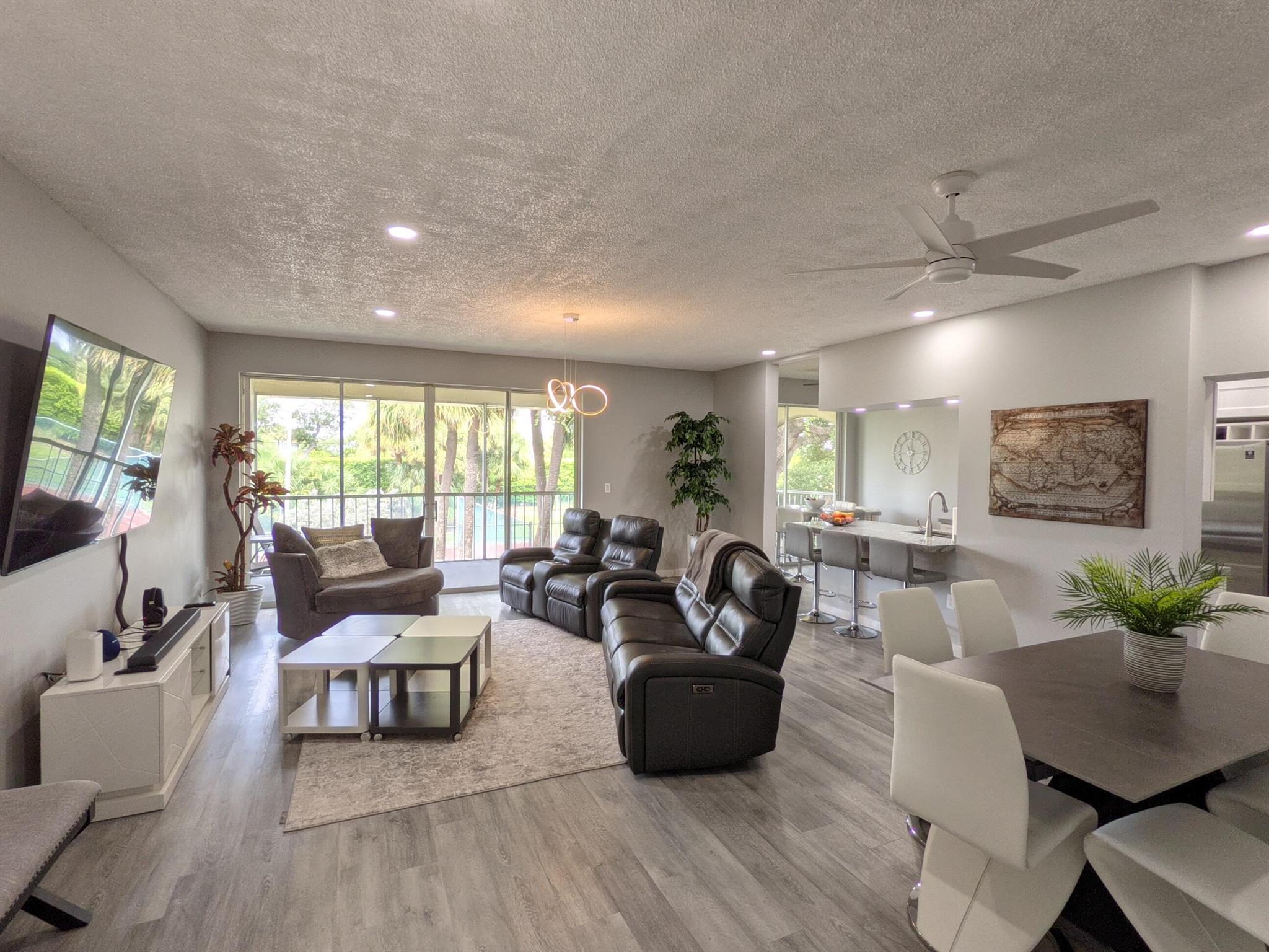 105 Half Moon Circle F2 Property Photo 1