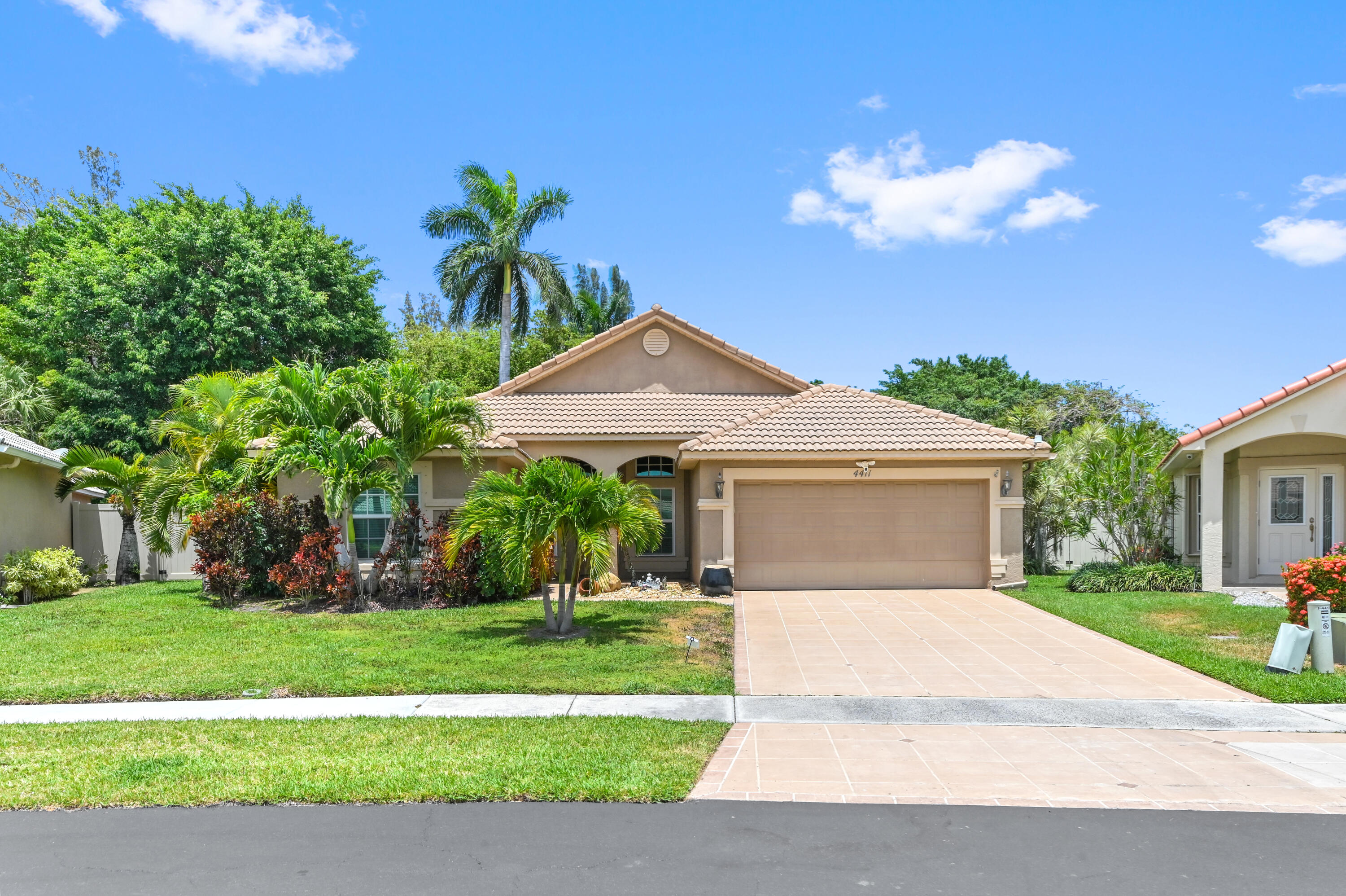 4411 Sunset Cay Circle Property Photo 1