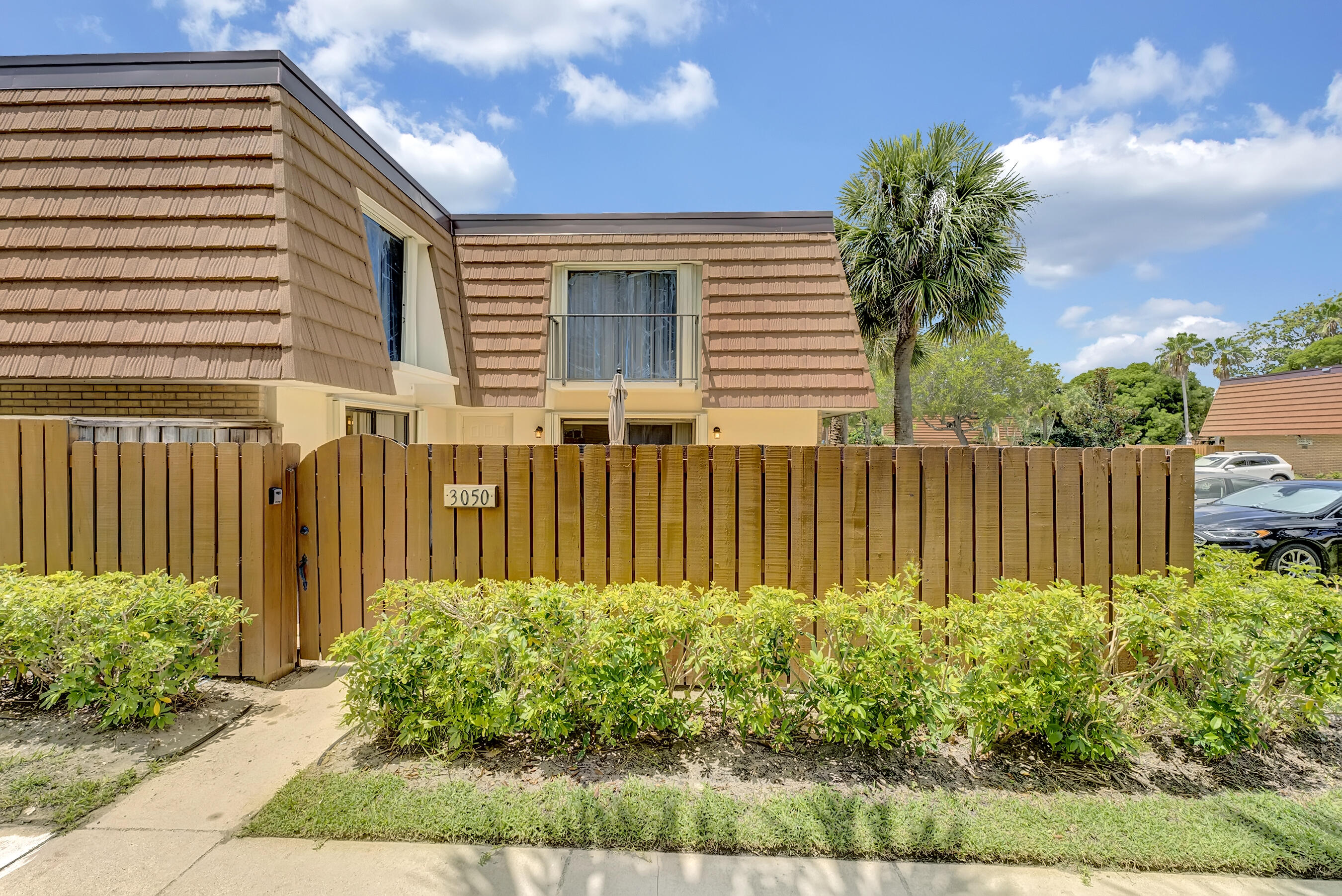 3050 30th Court Property Photo 2