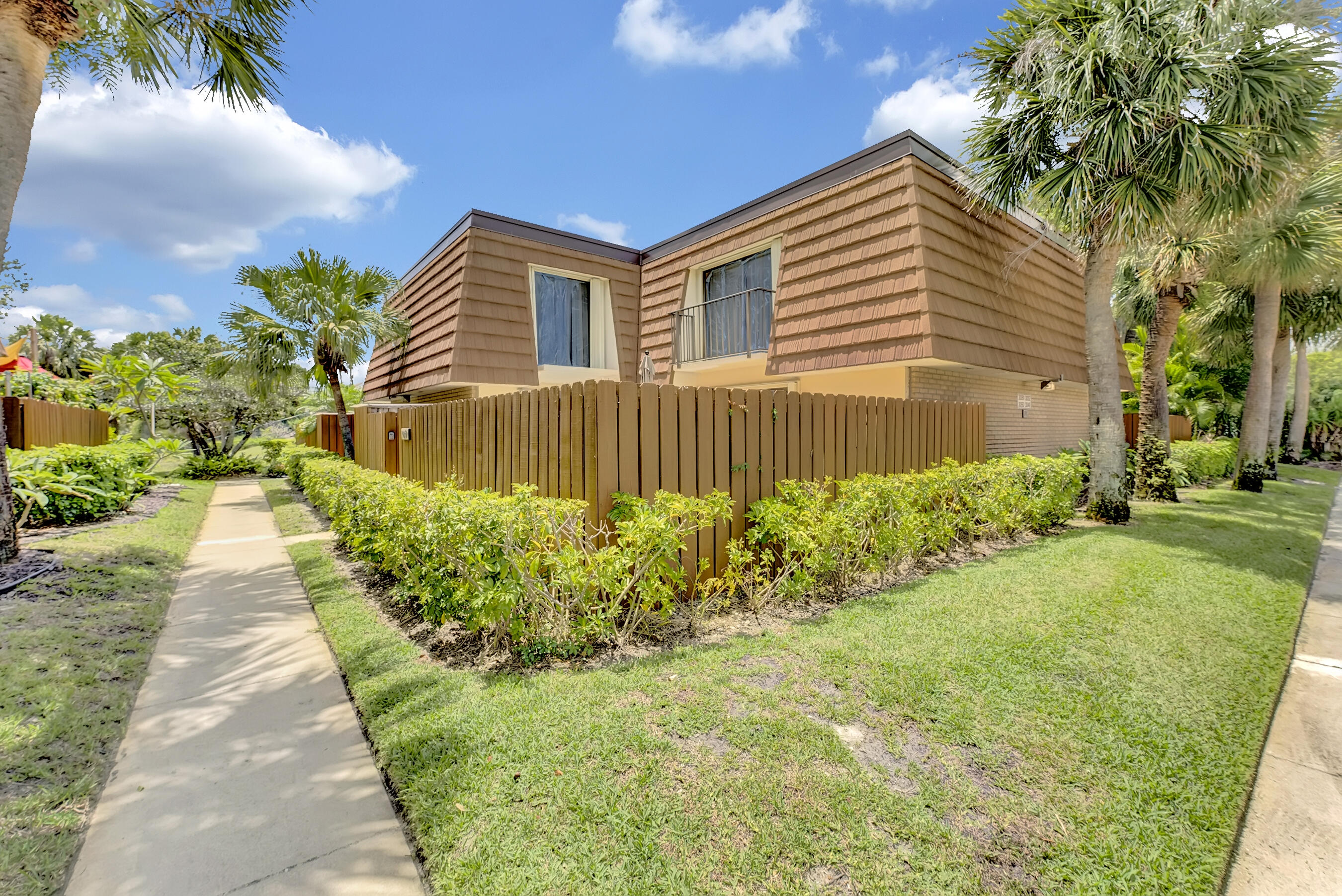 3050 30th Court Property Photo 3