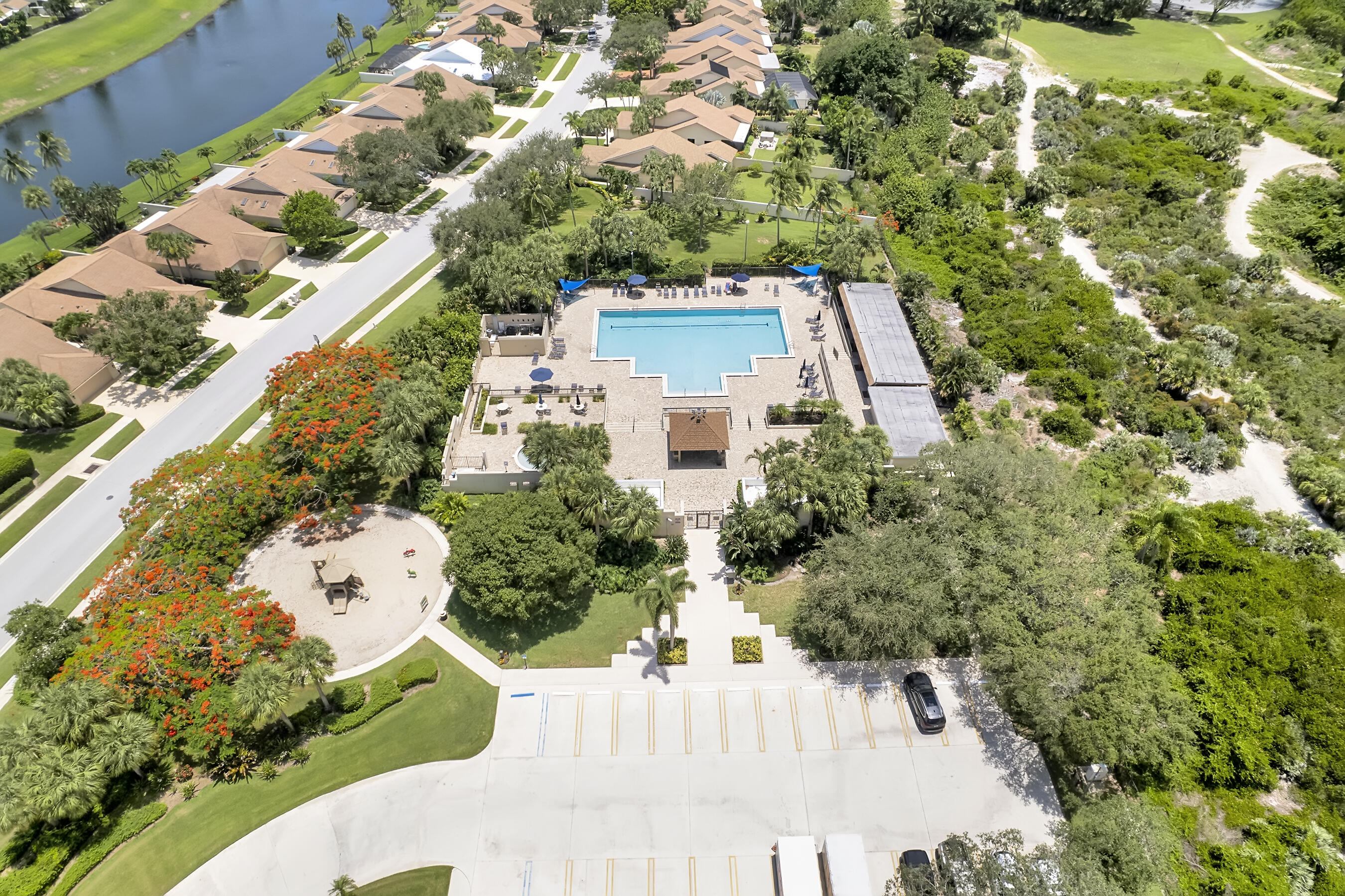 3050 30th Court Property Photo 4