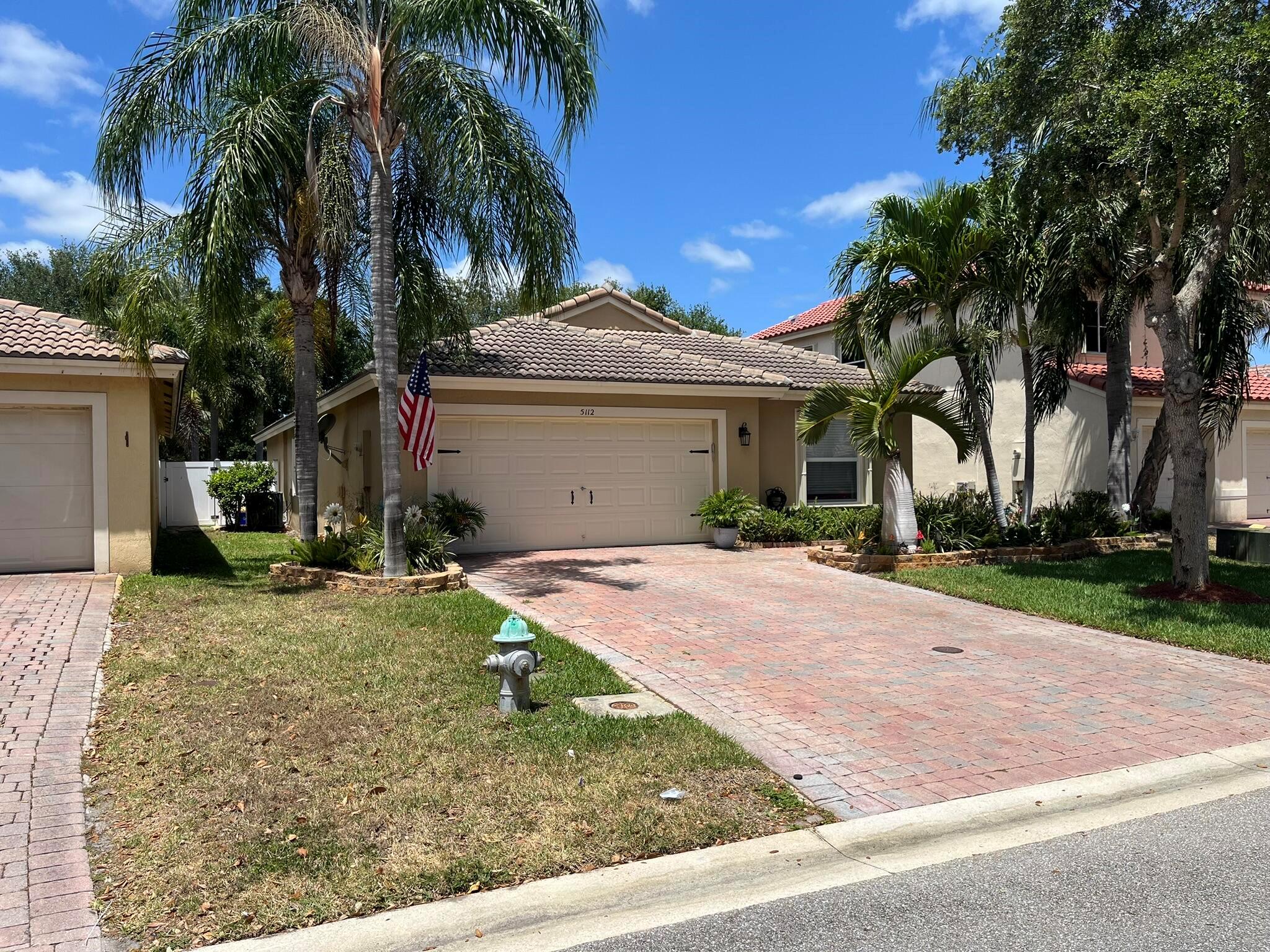 5112 Victoria Circle Property Photo 1