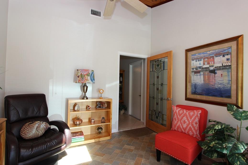 61 Mayfair Lane Property Photo 4
