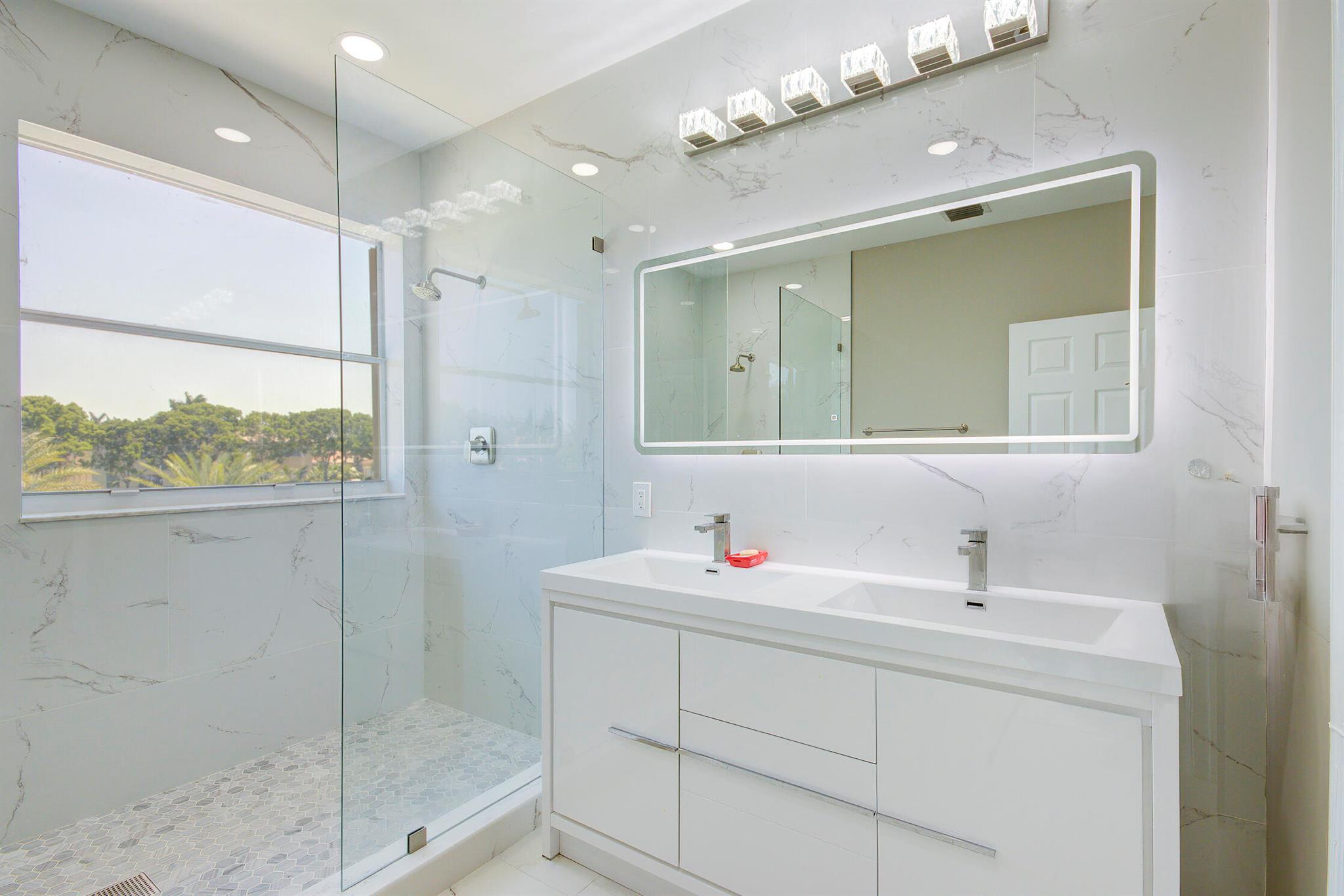7861 Manor Forest Lane Property Photo 14