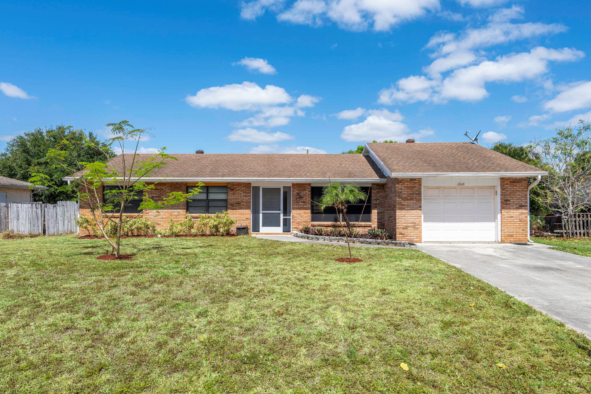 2426 Se Stonecrop Street Property Photo 1
