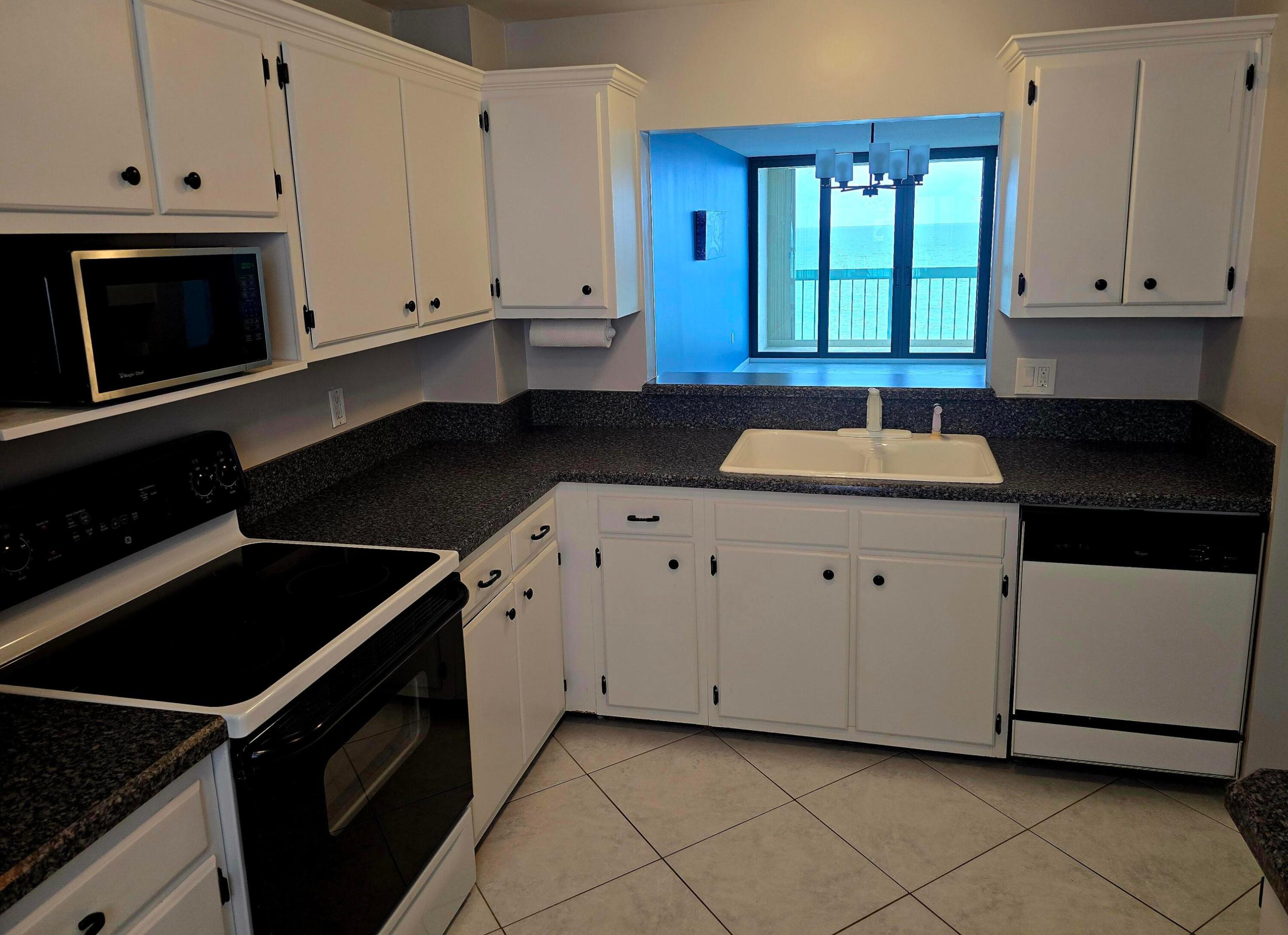 9940 S Ocean Drive 1005 Property Photo 14