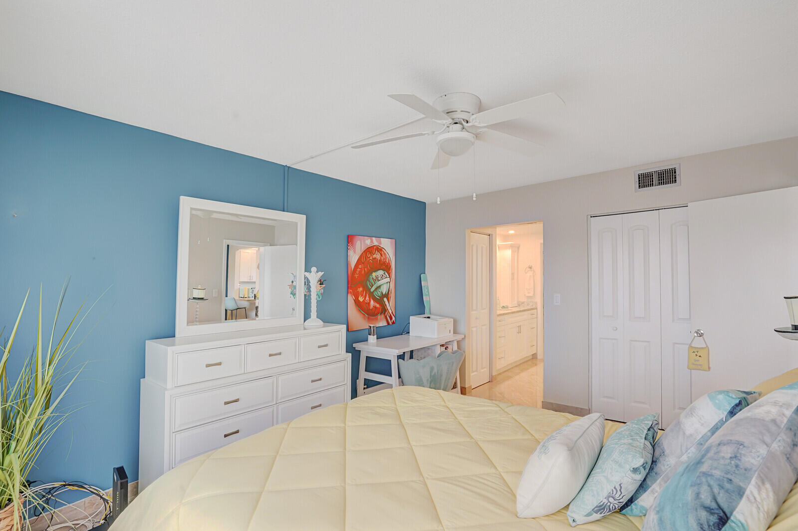 2724 N Garden Drive 302 Property Photo 16