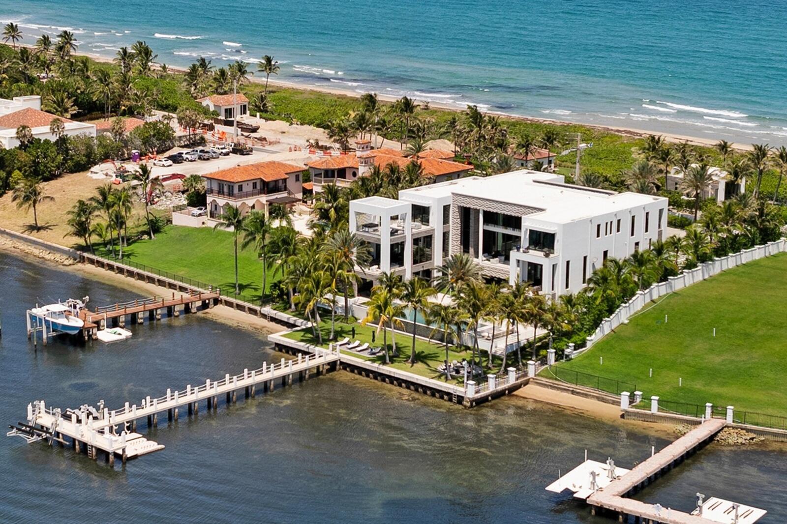 1940 S Ocean Boulevard Property Photo 2