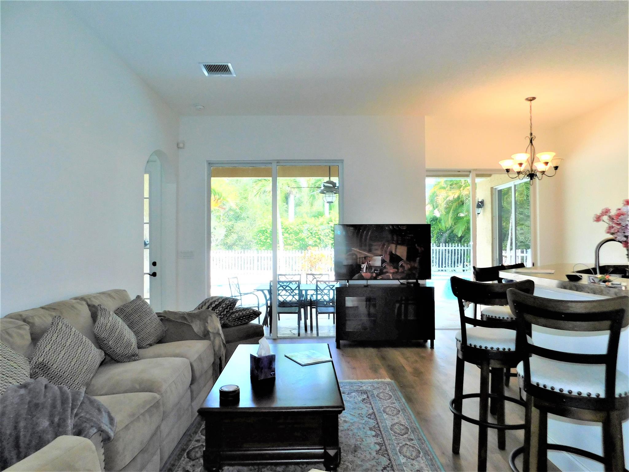 8617 White Cay Property Photo 9