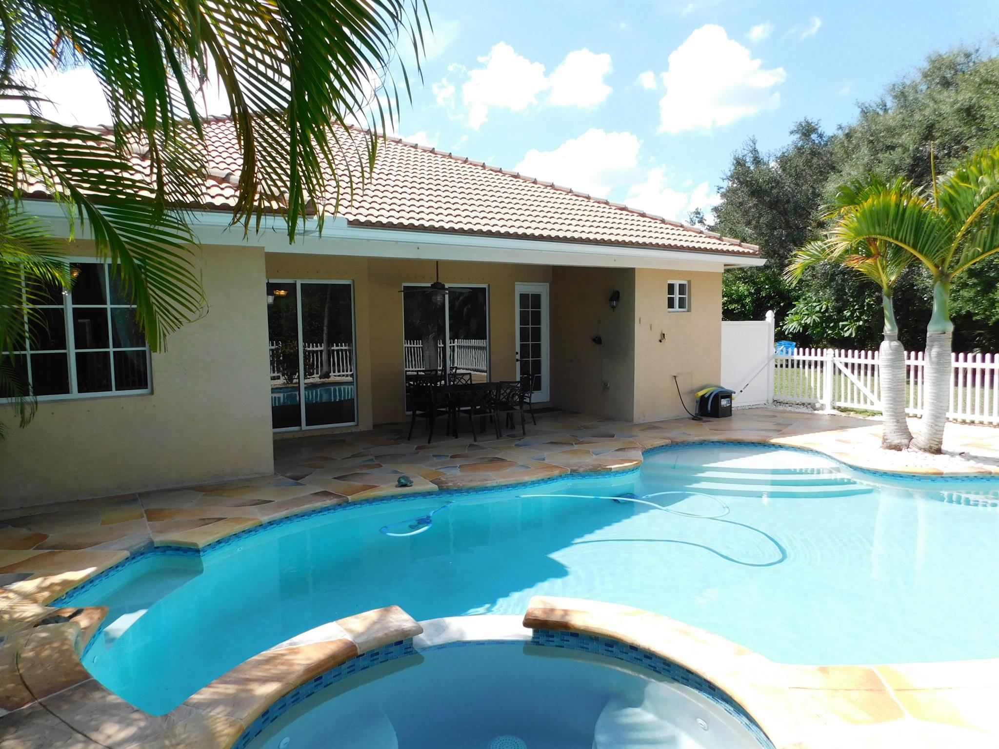 8617 White Cay Property Photo 41