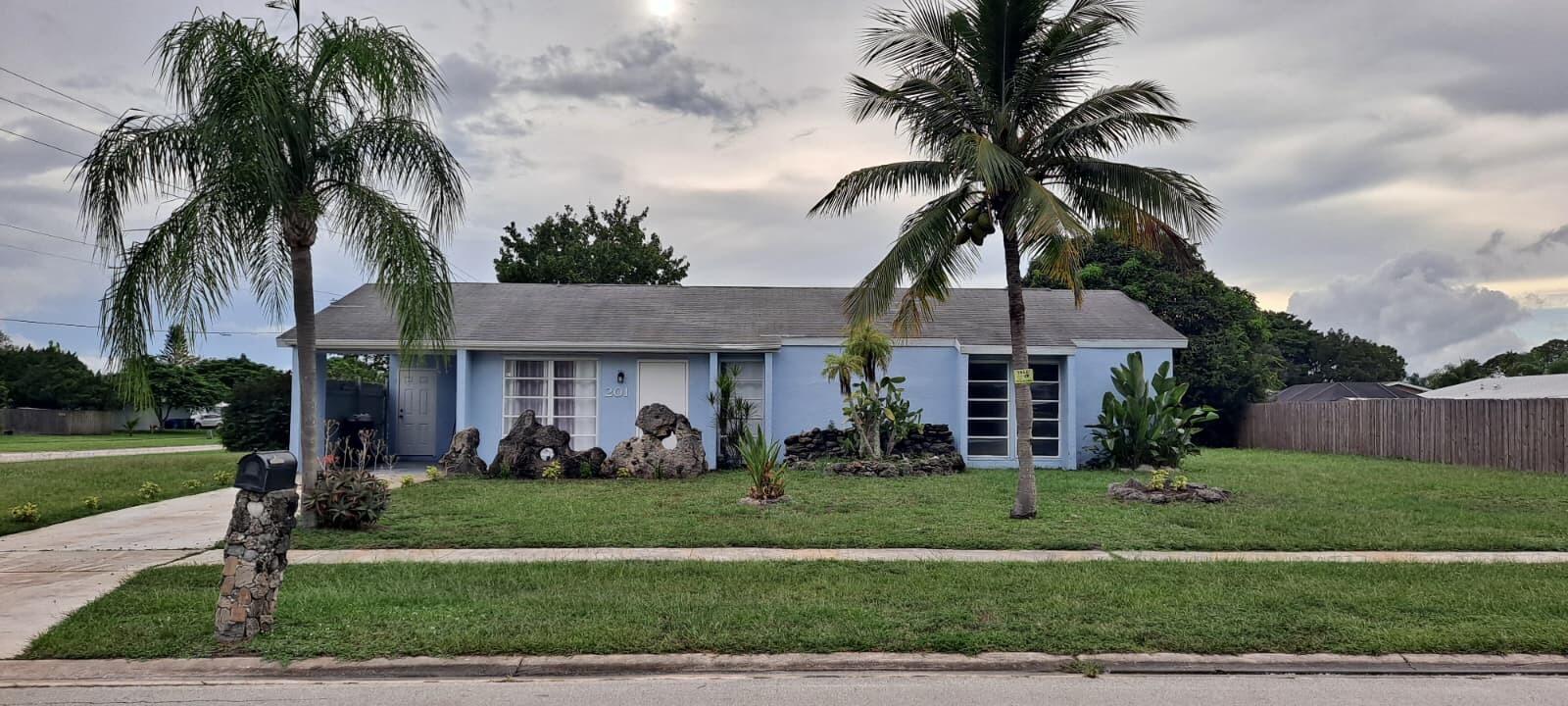 201 Ne Solida Circle Property Photo 1