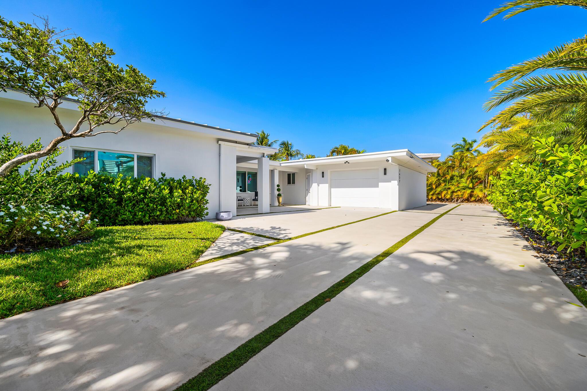 1627 Seabreeze Boulevard Property Photo 1
