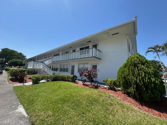 98 E Kingswood E E Property Photo 14